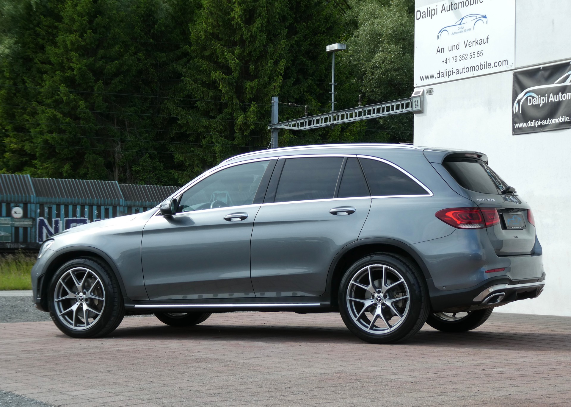 MERCEDES-BENZ GLC 200 AMG Line 4Matic 9G-Tronic (CH)-image-4
