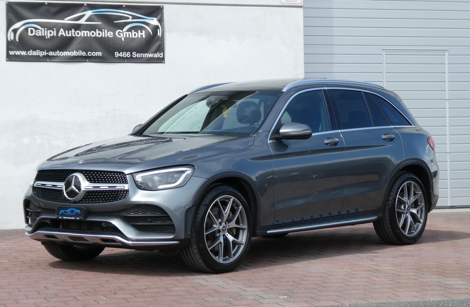 MERCEDES-BENZ GLC 200 AMG Line 4Matic 9G-Tronic (CH)-showroom-element-3