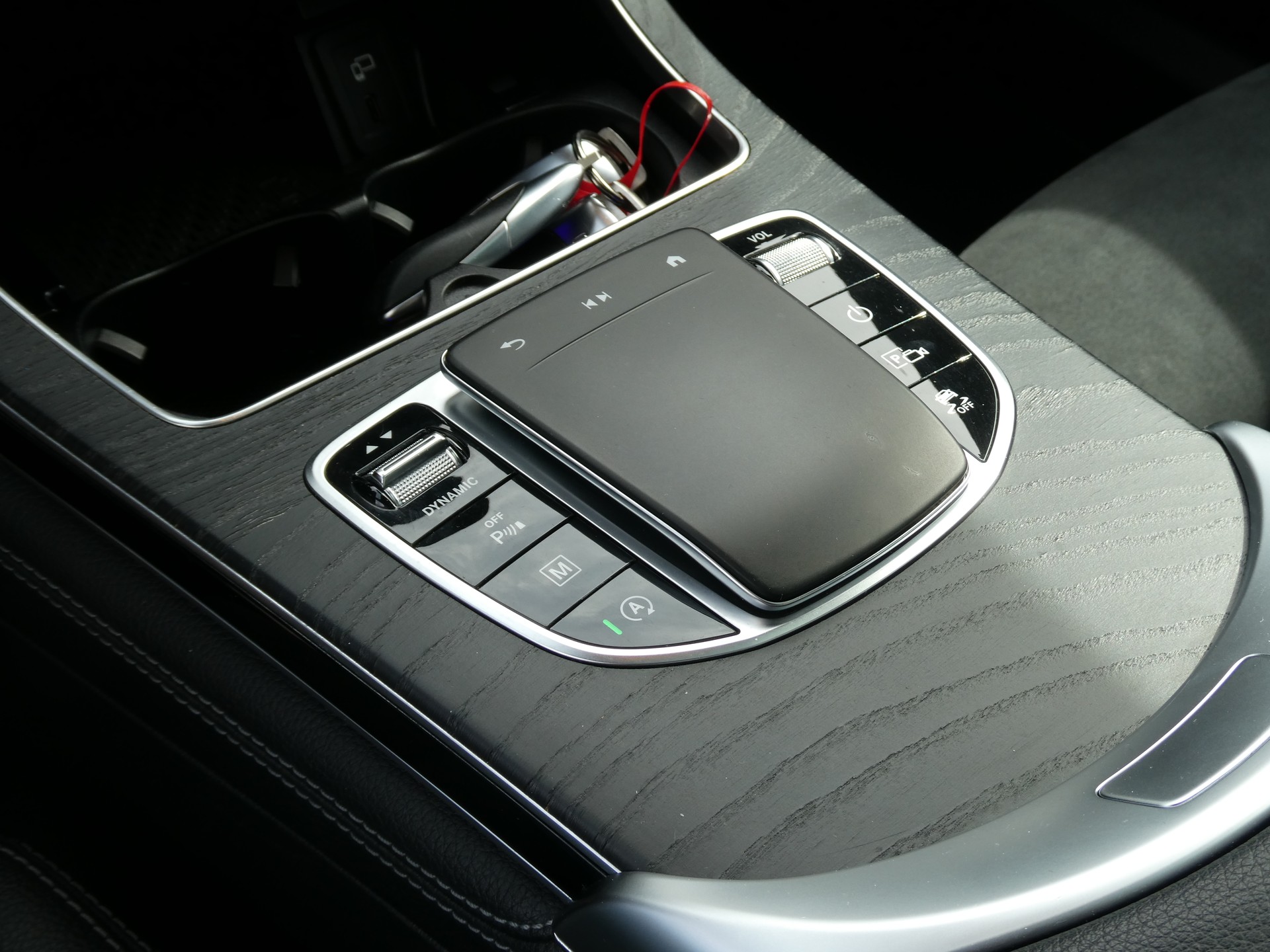 MERCEDES-BENZ GLC 200 AMG Line 4Matic 9G-Tronic (CH)-image-17