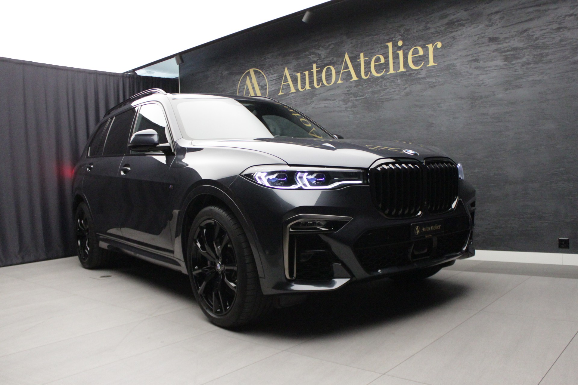 BMW X7 xDrive M50i Steptronic-showroom-element-3