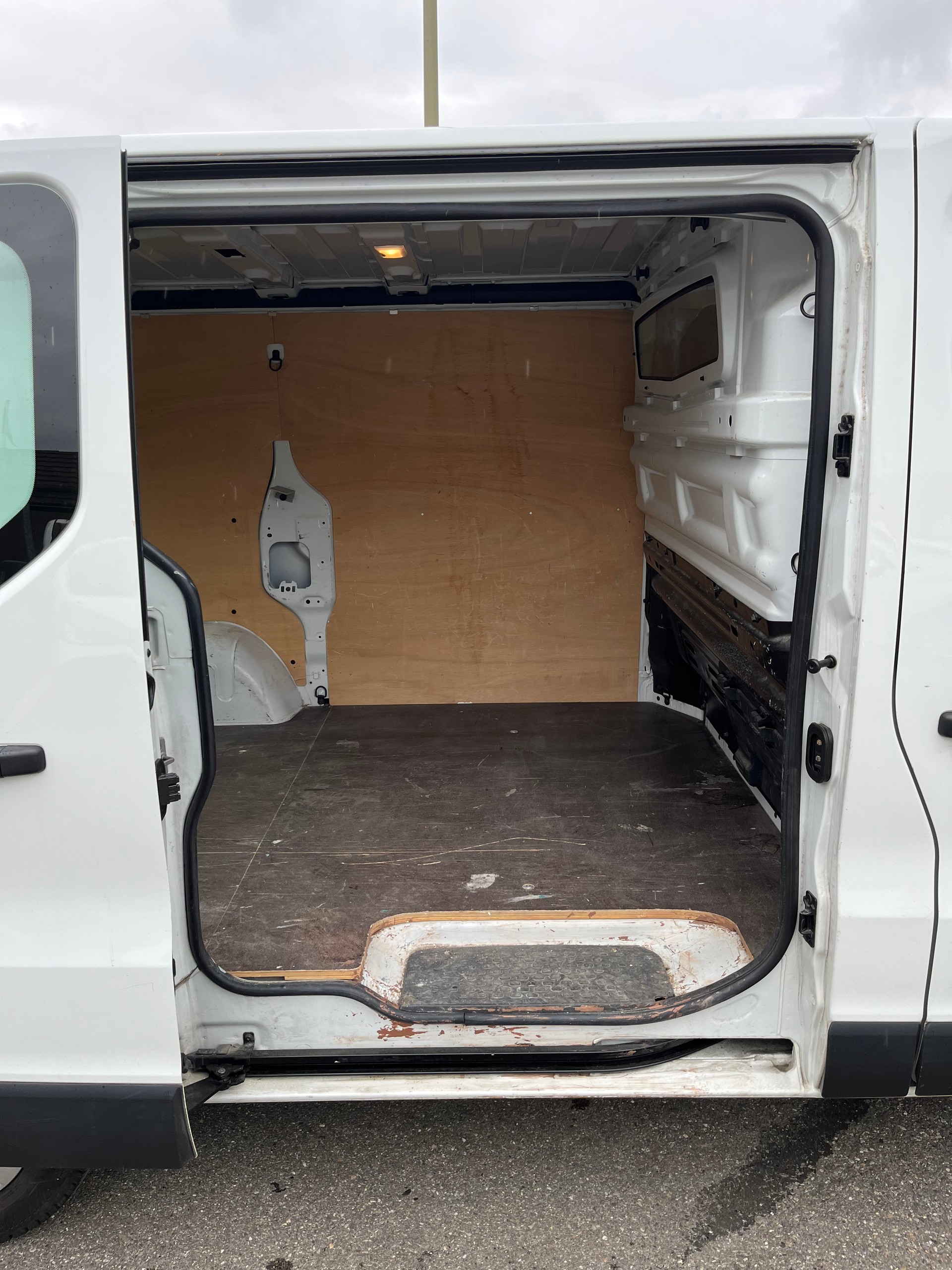 RENAULT Trafic 1.6 dCi 120 2.9t Acces L1H1 / Ab MFK & Service / CH-Fahrzeug-image-5