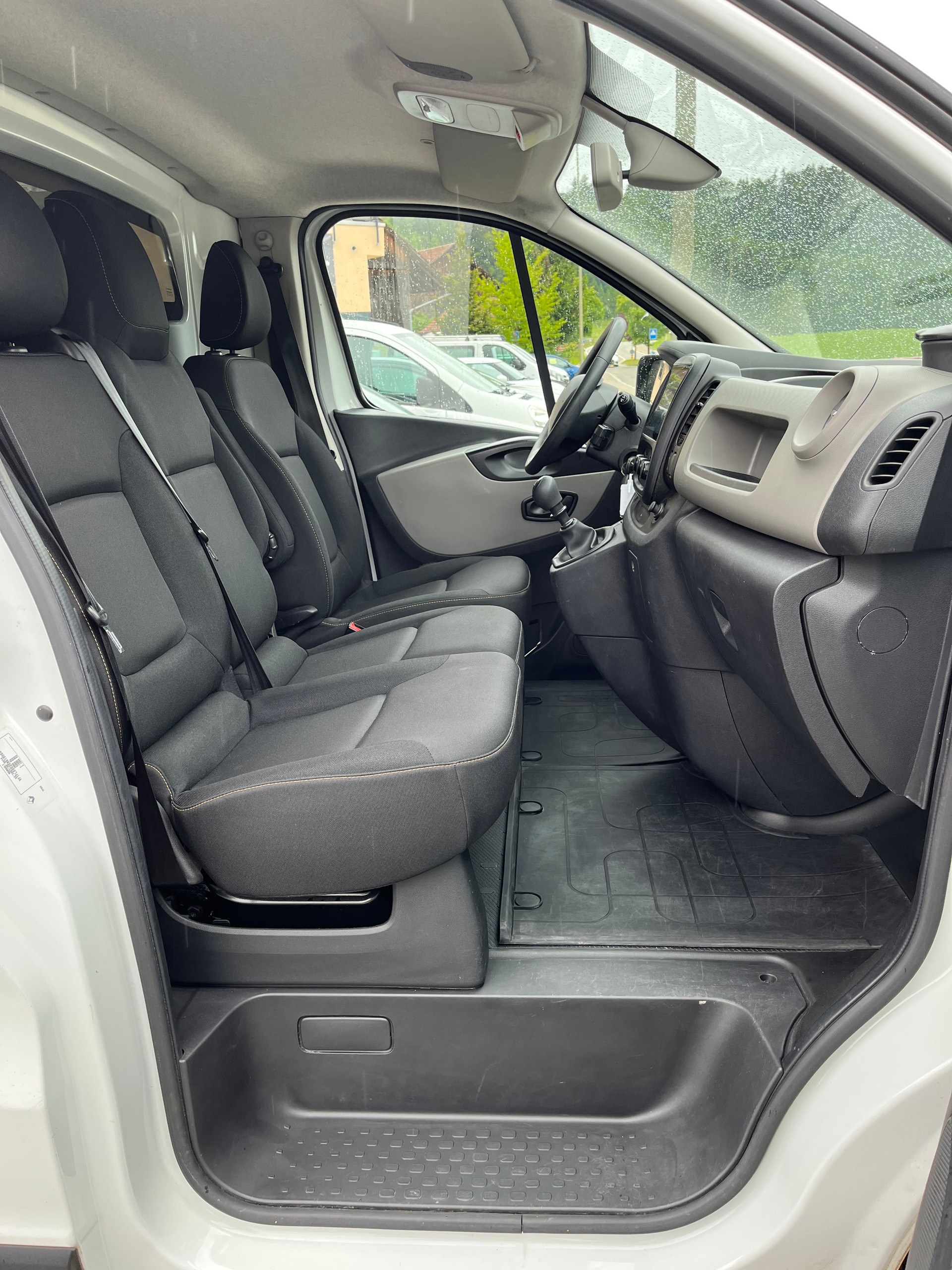 RENAULT Trafic 1.6 dCi 120 2.9t Acces L1H1 / Ab MFK & Service / CH-Fahrzeug-image-13