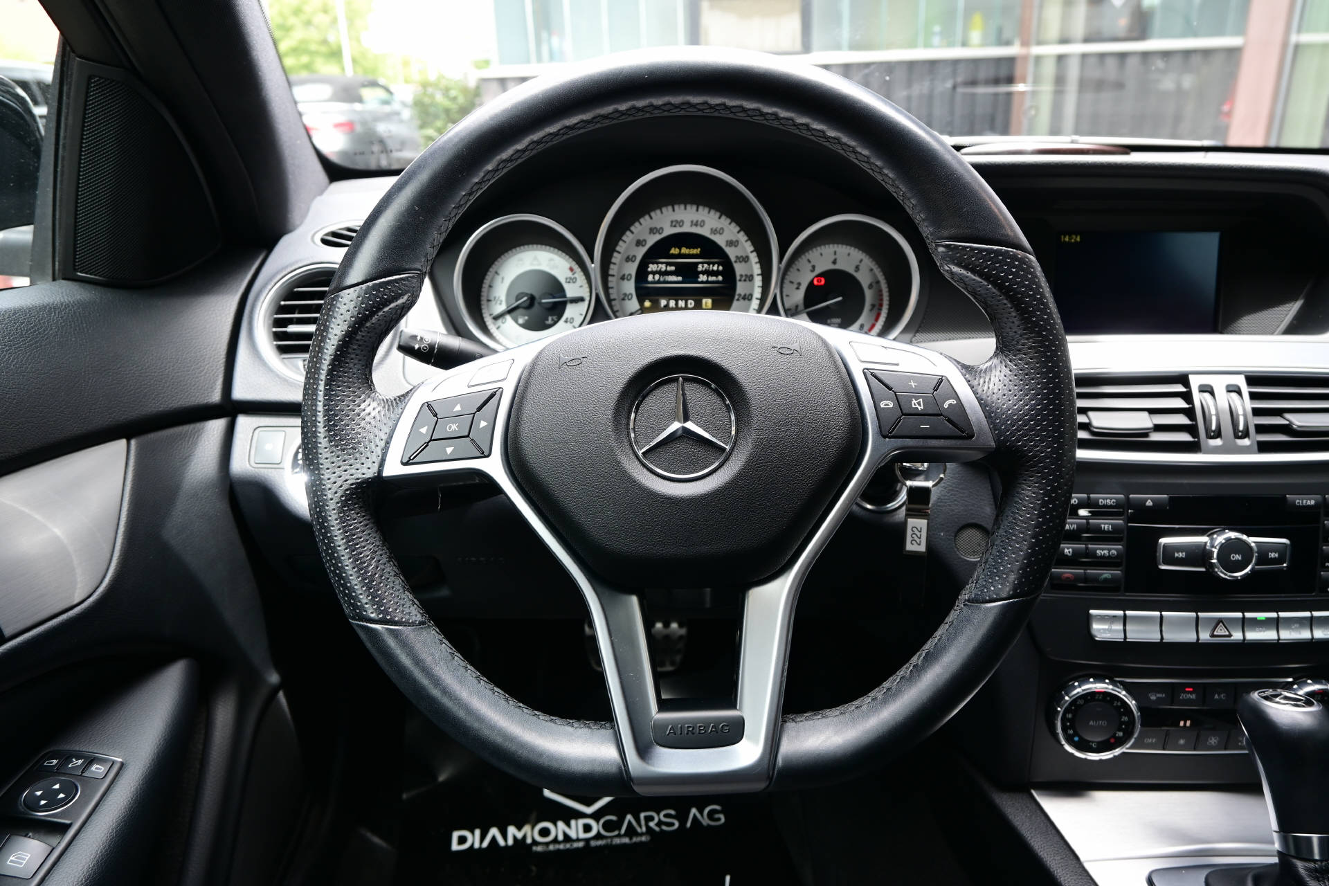 MERCEDES-BENZ C 180 BlueEF Coupé AMG Line-image-10