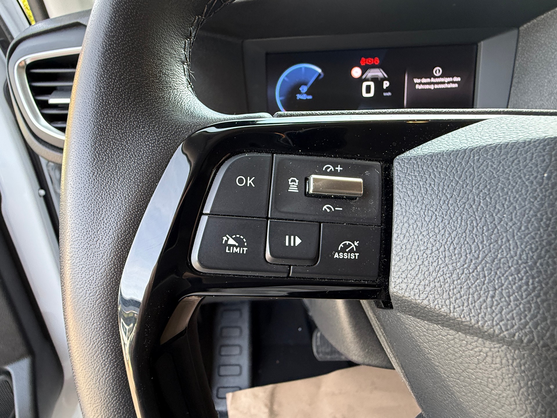PEUGEOT Traveller 2.0 BlueHDi Business Standard EAT8-image-13