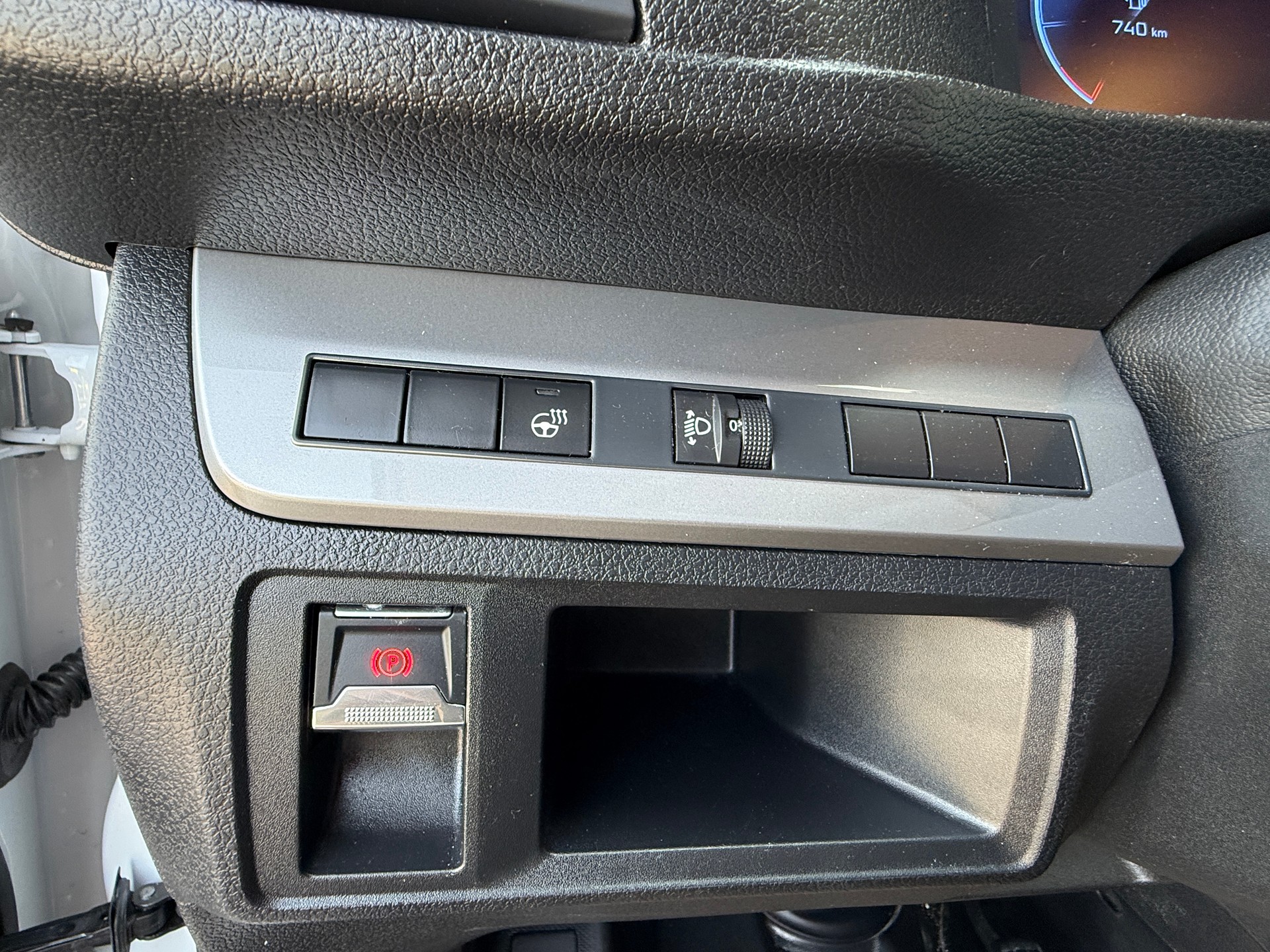 PEUGEOT Traveller 2.0 BlueHDi Business Standard EAT8-image-14
