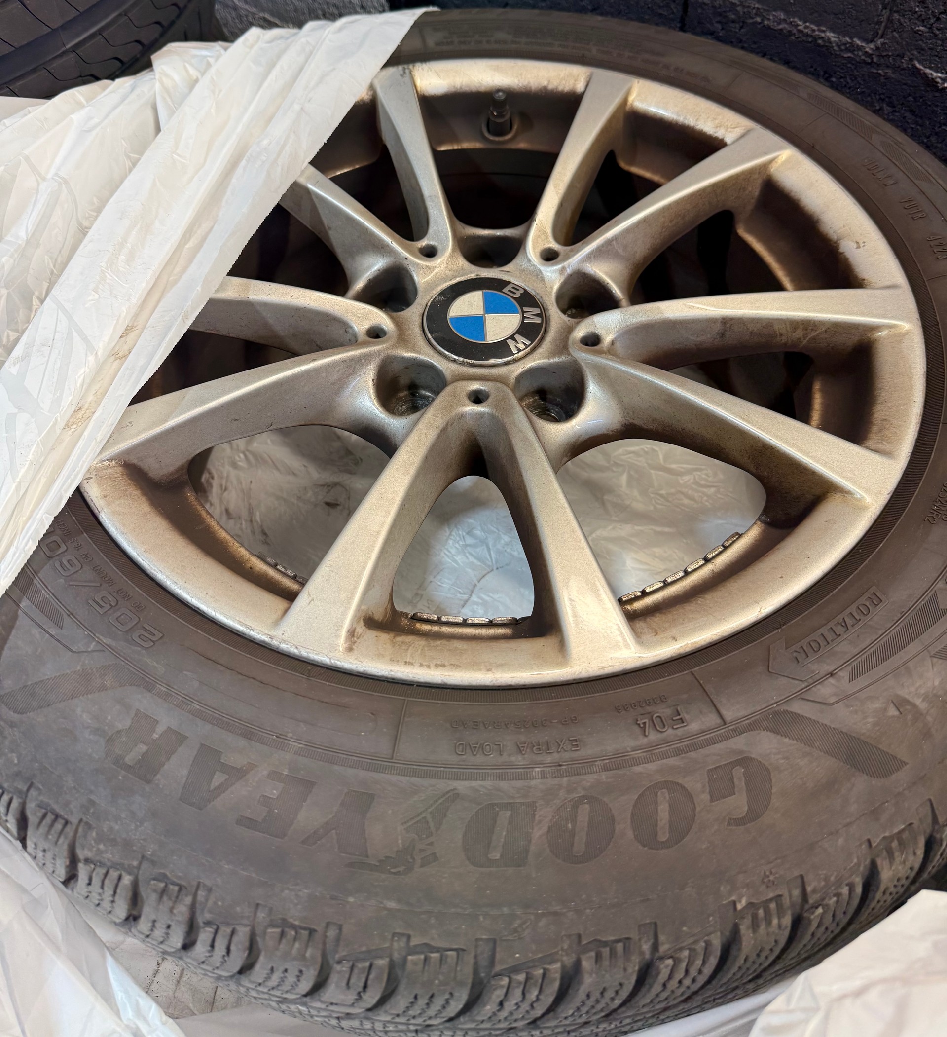 BMW 320d xDrive Touring Pack-M Steptronic-image-15