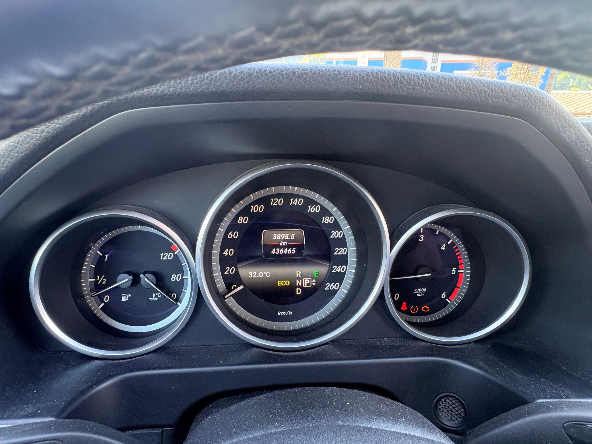 MERCEDES-BENZ E 200 BlueTEC 7G-Tronic-image-6