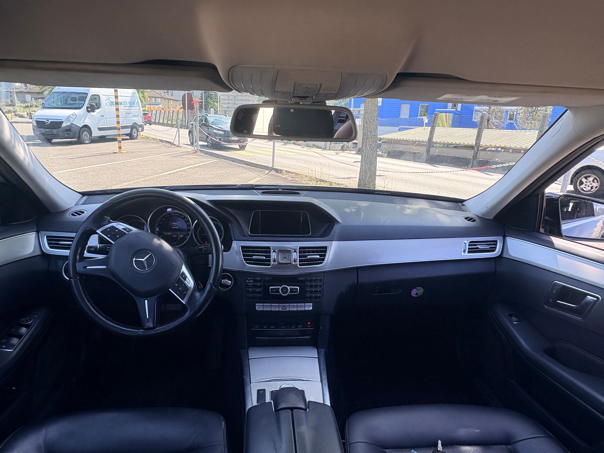 MERCEDES-BENZ E 200 BlueTEC 7G-Tronic-image-8