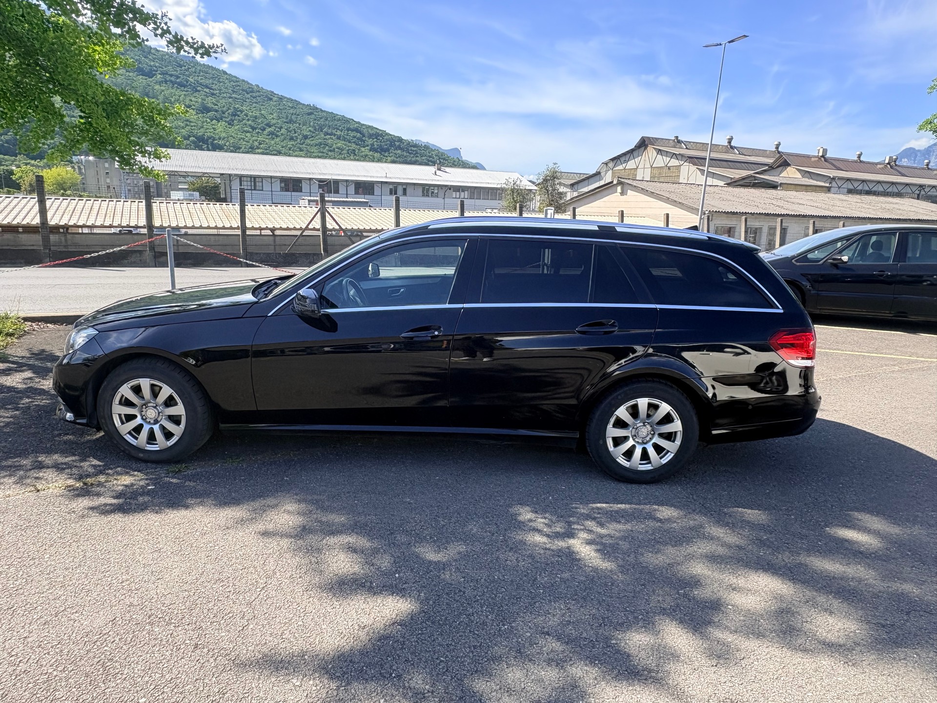 MERCEDES-BENZ E 200 BlueTEC 7G-Tronic-image-5