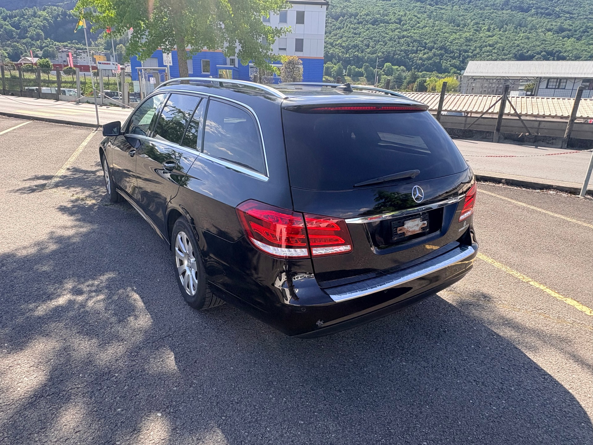 MERCEDES-BENZ E 200 BlueTEC 7G-Tronic-image-3