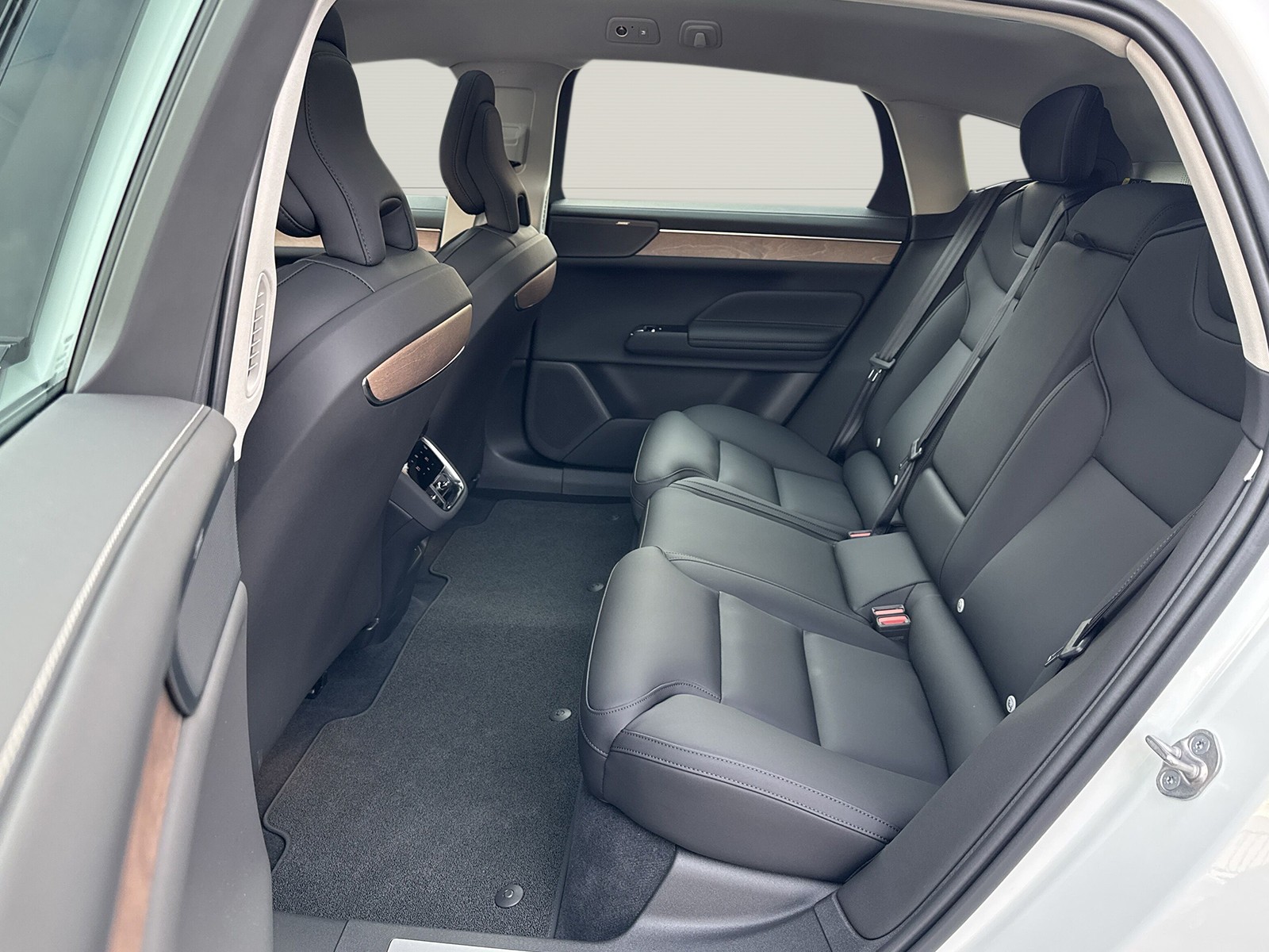 VOLVO ES90 Plus-image-8