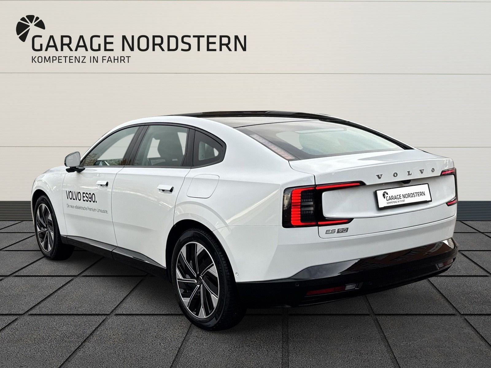 VOLVO ES90 Plus-showroom-element-2