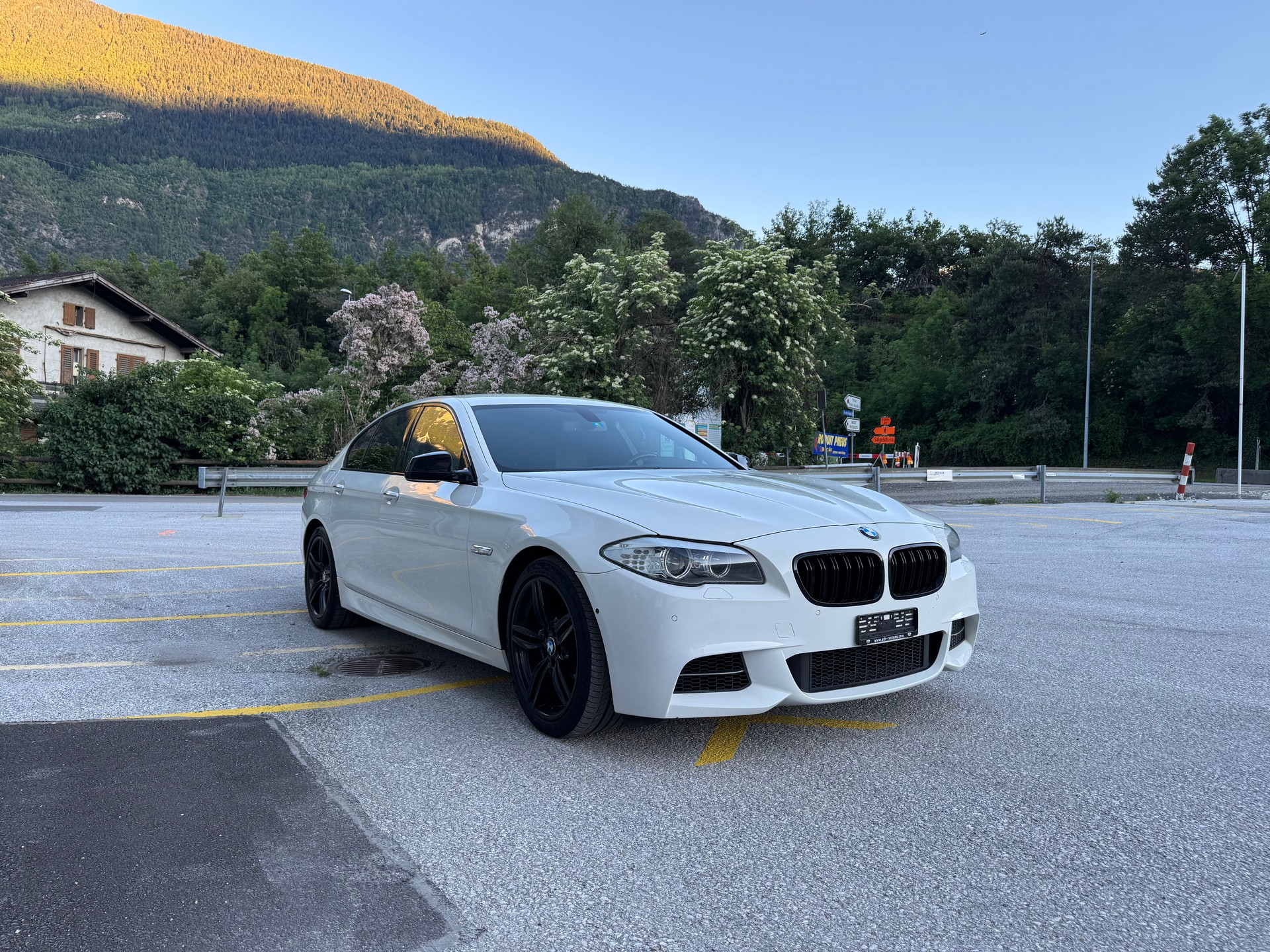 BMW M550d xDrive-image-2