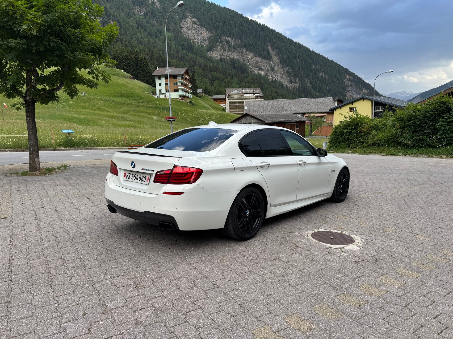 BMW M550d xDrive-image-2