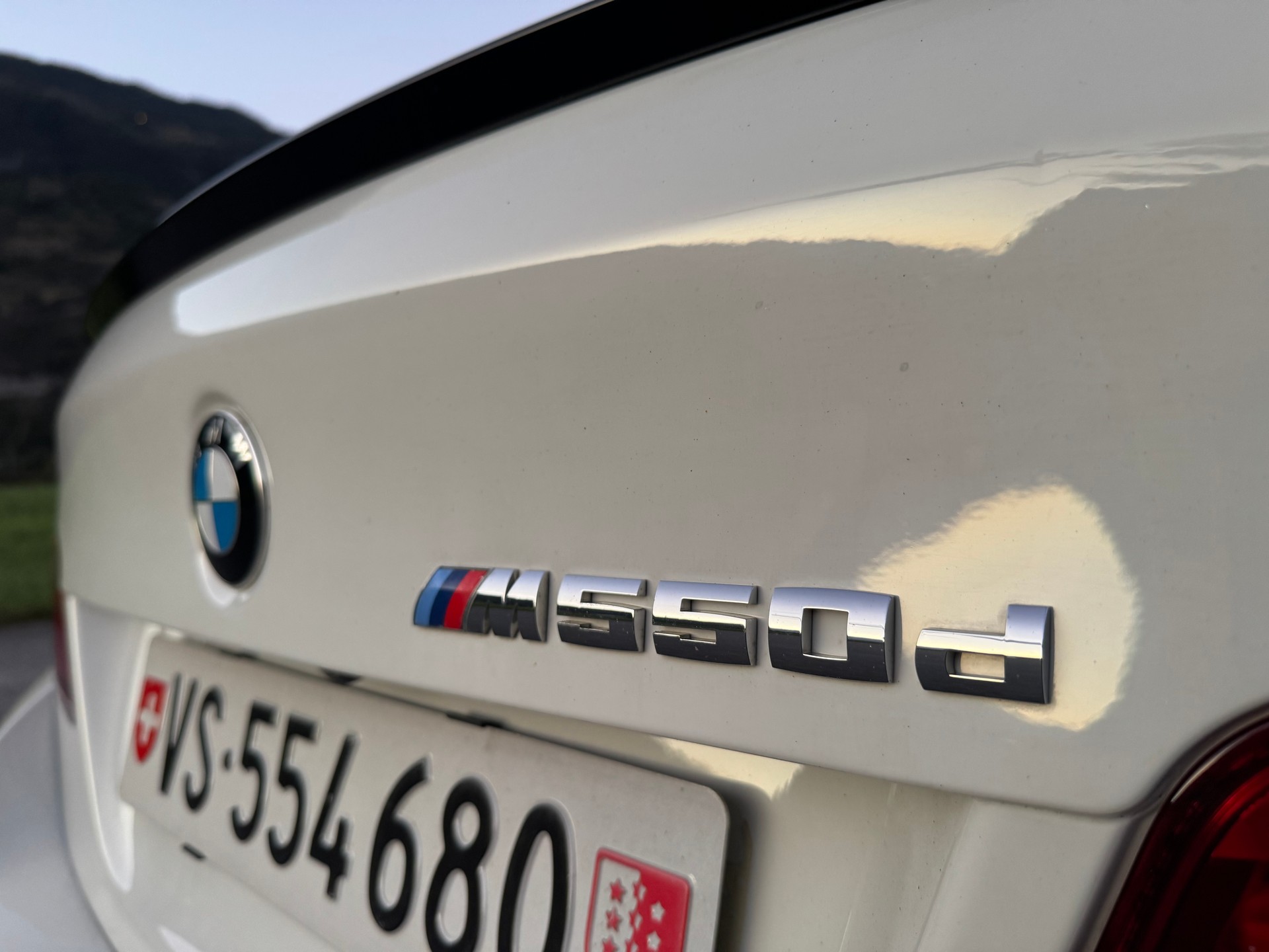 BMW M550d xDrive-image-11