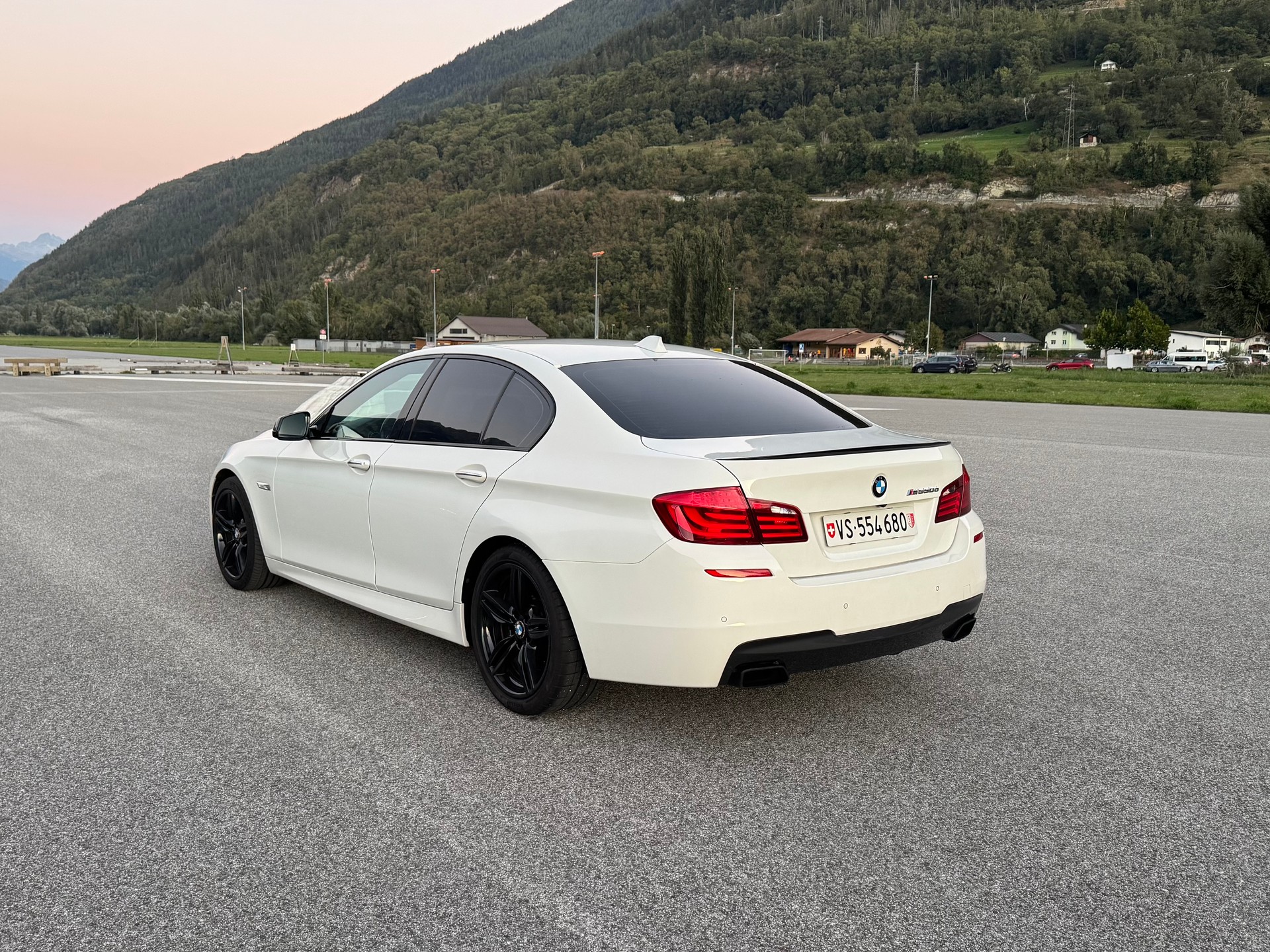 BMW M550d xDrive-image-2