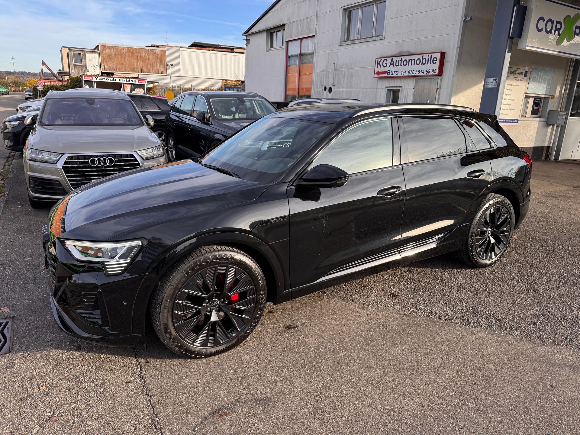 AUDI Q8 50 e-tron Black Edition quattro