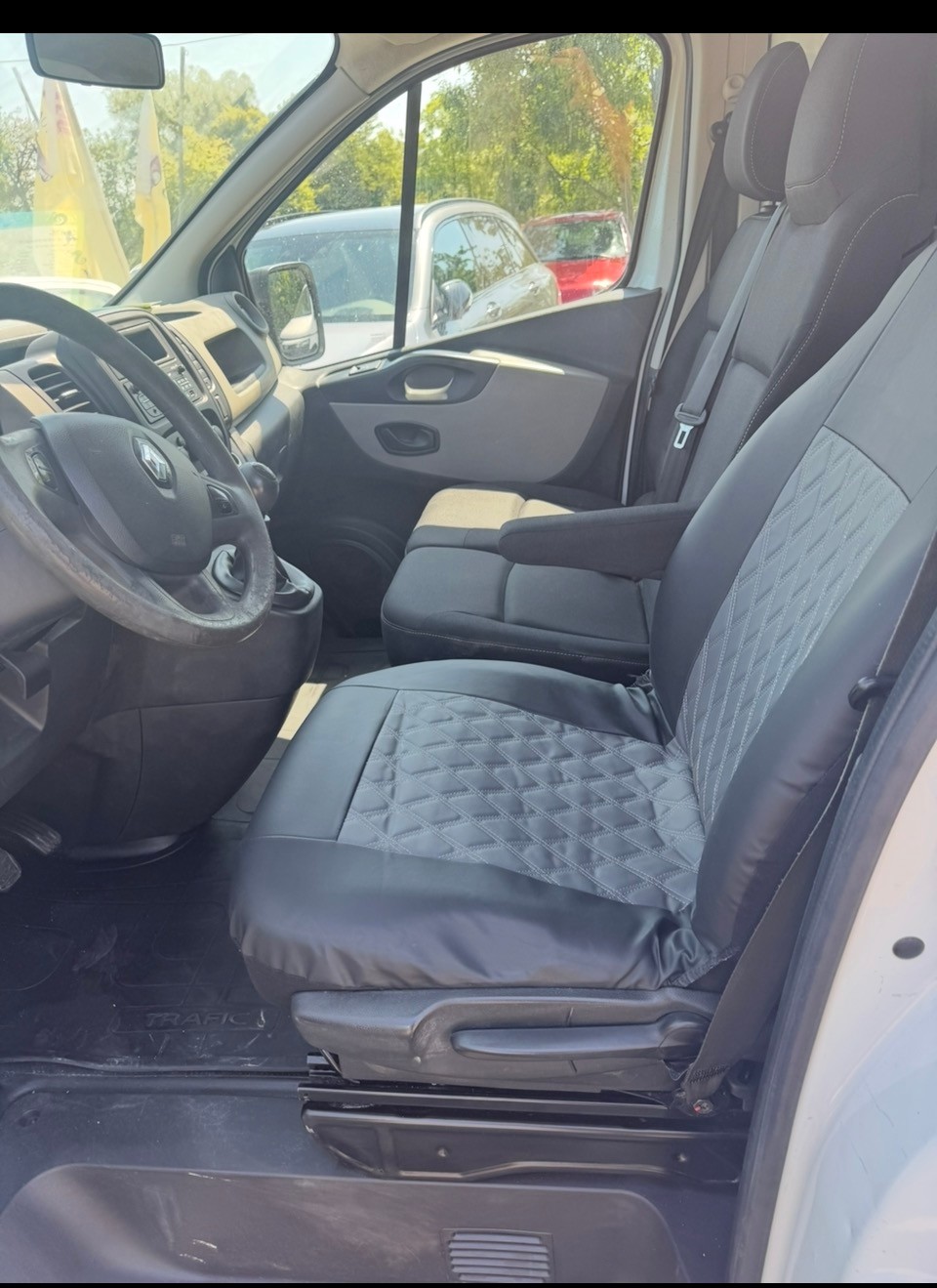 RENAULT Trafic 1.6 dCi 120 2.9t Business L1H1-image-7