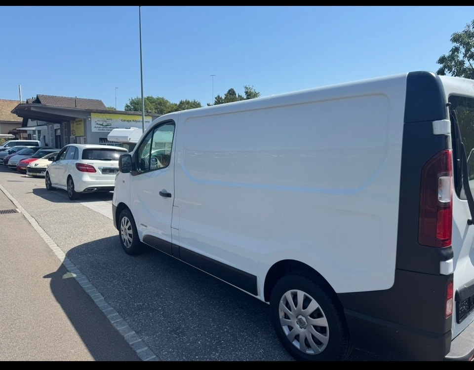 RENAULT Trafic 1.6 dCi 120 2.9t Business L1H1-image-4