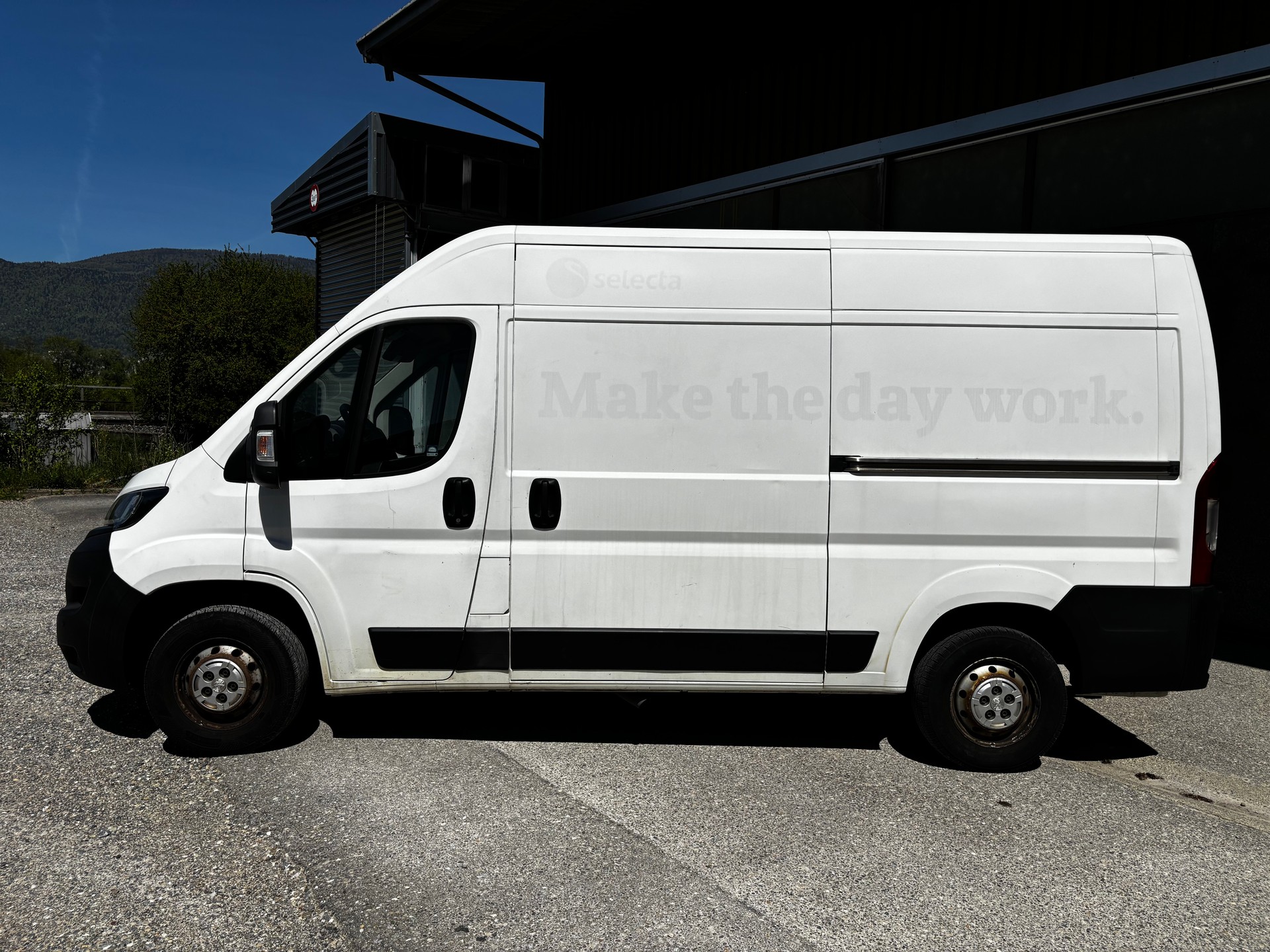 PEUGEOT Boxer 2.0 HDI 335 Active L2H2-image-1