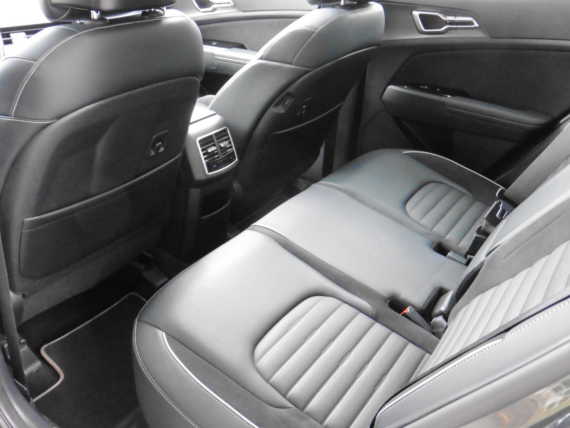 KIA Sportage 1.6T-GDi HEV GT-Line 4x4 A-image-16