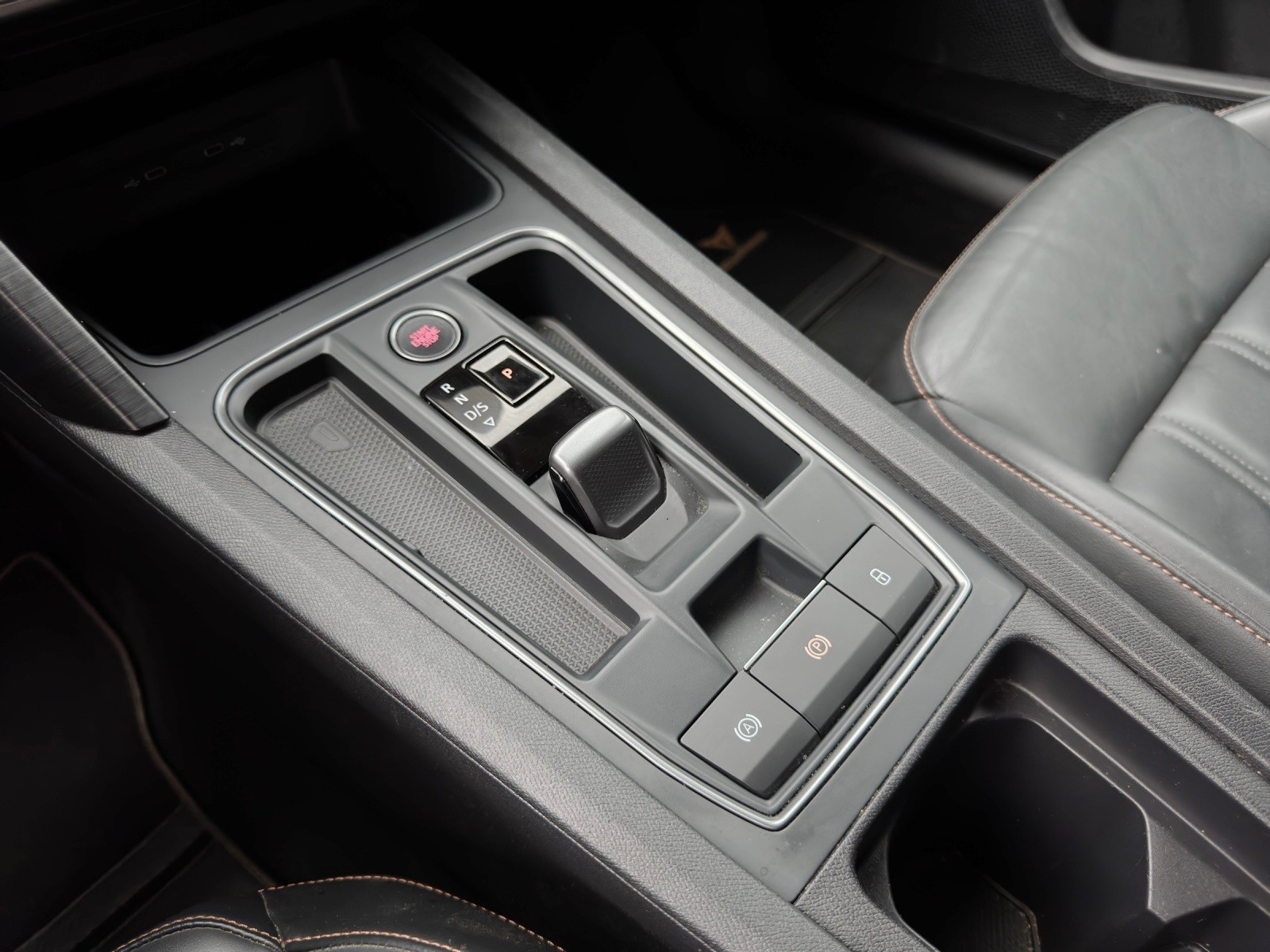 CUPRA Formentor 1.4 e-HYBRID pHEV DSG-image-17