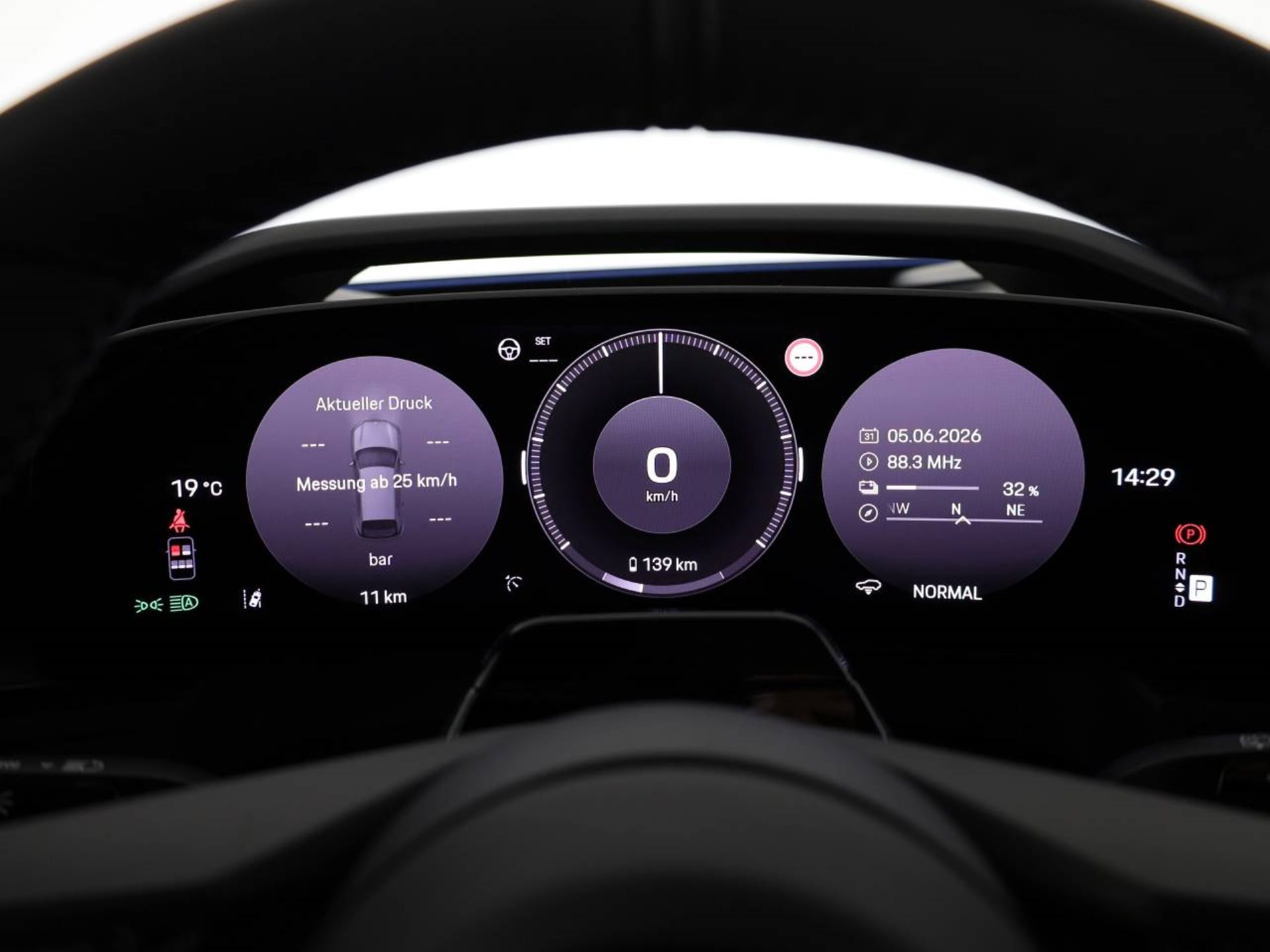 PORSCHE Cayenne S Electric-image-12