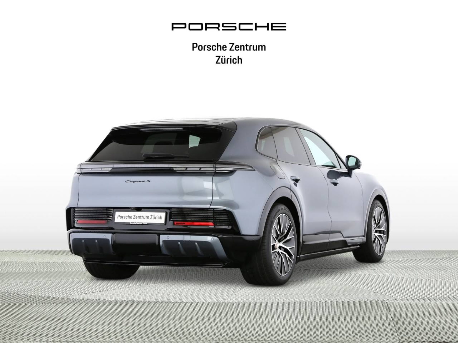 PORSCHE Cayenne S Electric-image-2