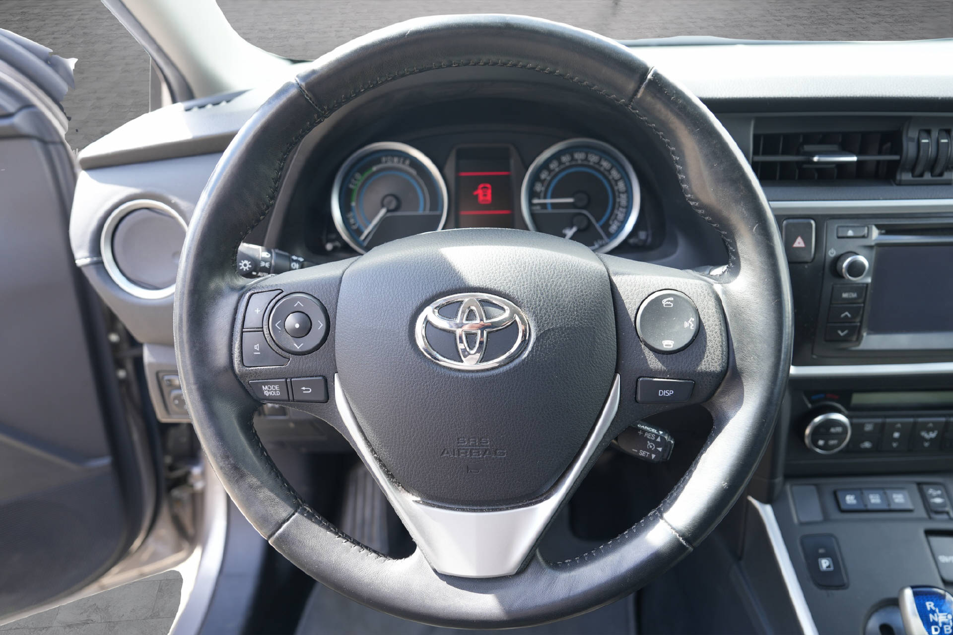 TOYOTA Auris 1.8 HSD Linea Sol-image-8