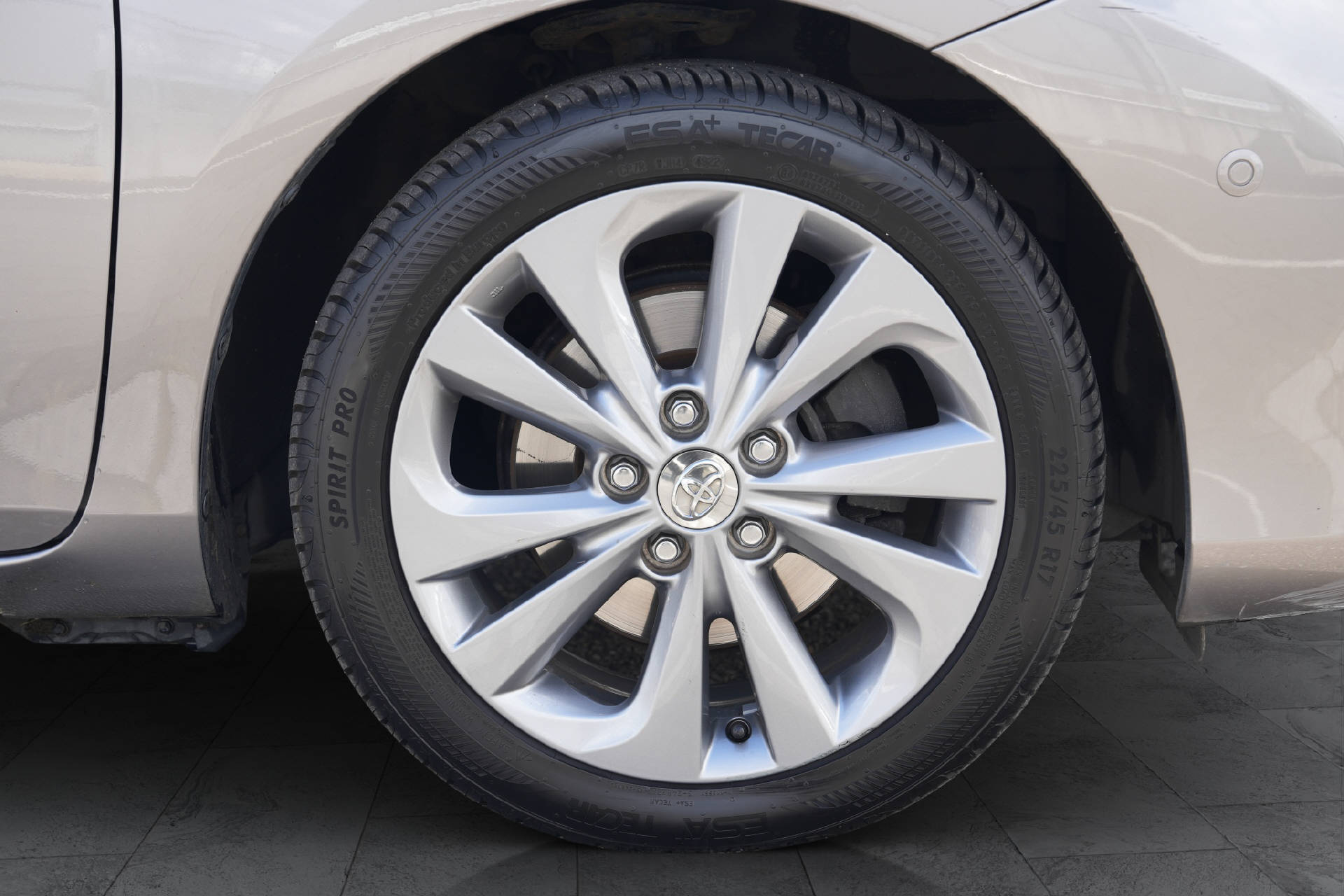 TOYOTA Auris 1.8 HSD Linea Sol-image-5