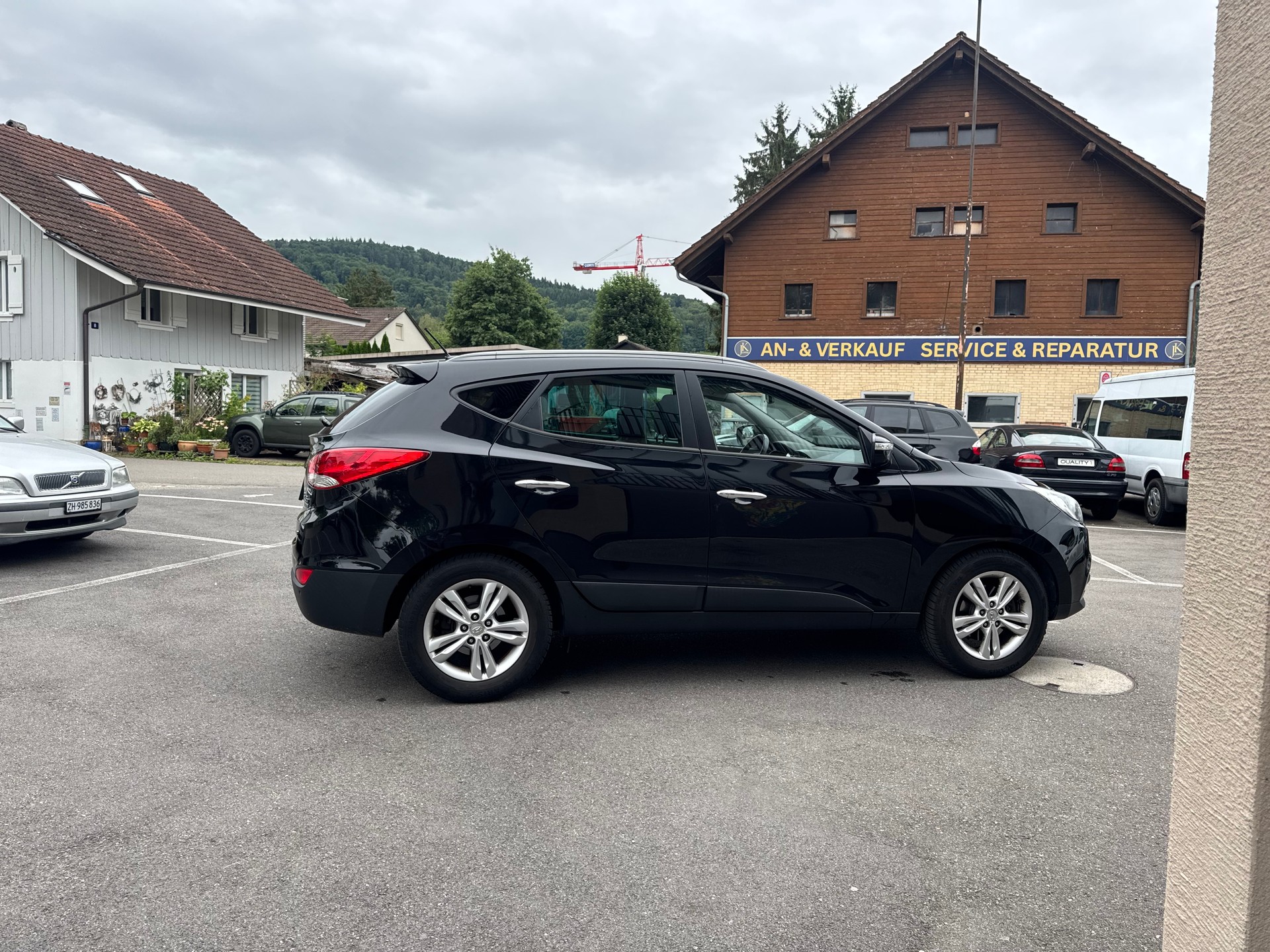 HYUNDAI iX 35 2.0 CRDi Style 4WD Automatic-image-3