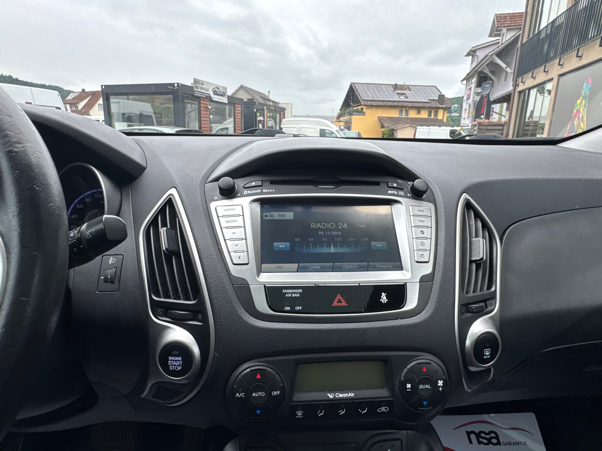 HYUNDAI iX 35 2.0 CRDi Style 4WD Automatic-image-11