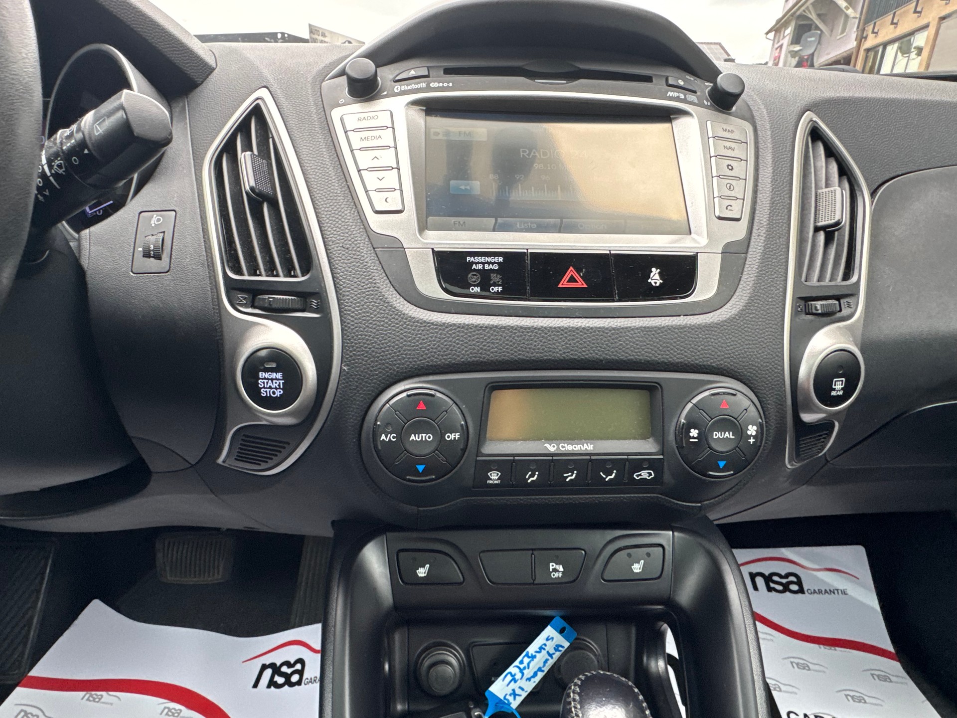 HYUNDAI iX 35 2.0 CRDi Style 4WD Automatic-image-13
