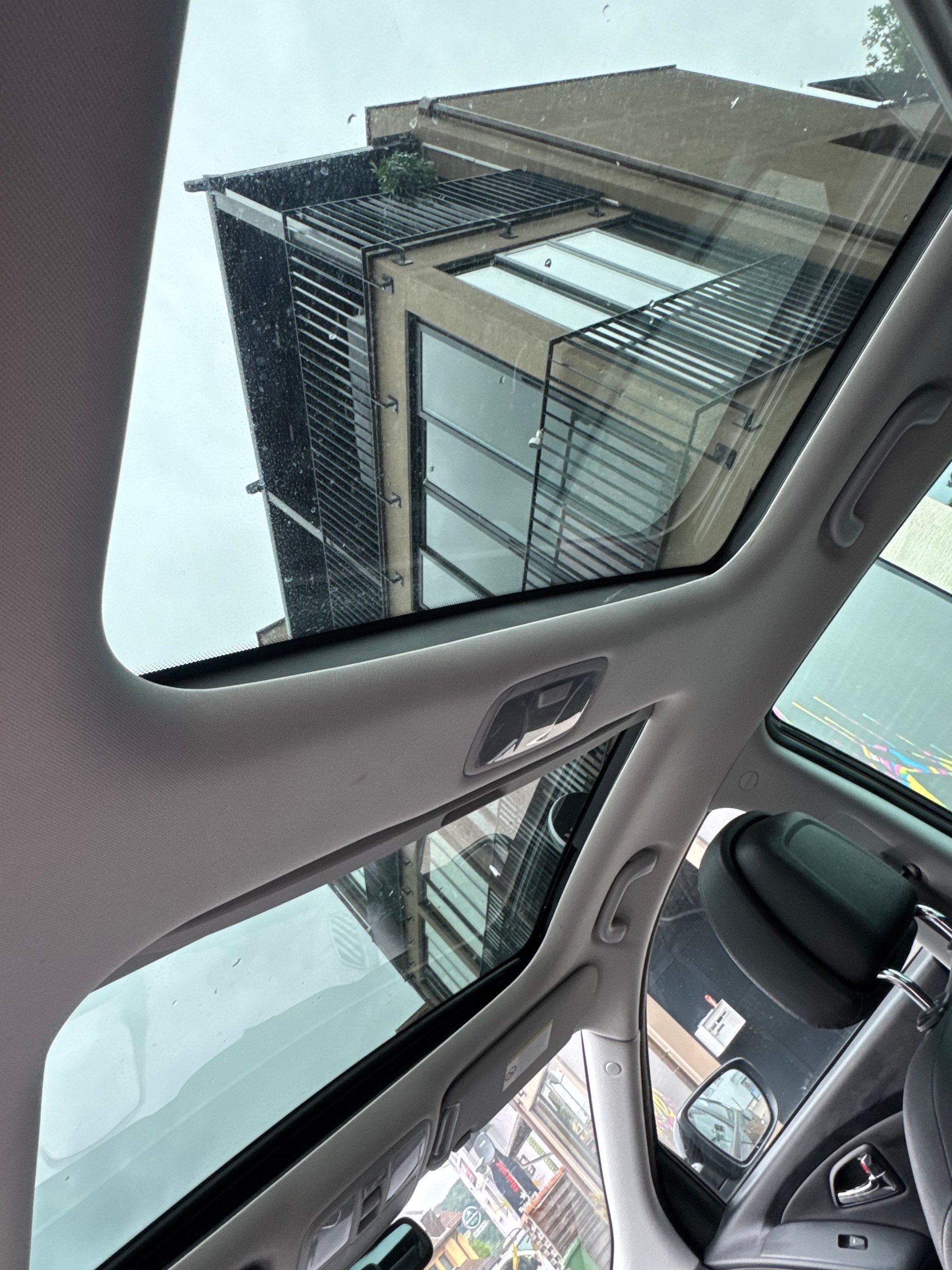HYUNDAI iX 35 2.0 CRDi Style 4WD Automatic-image-19
