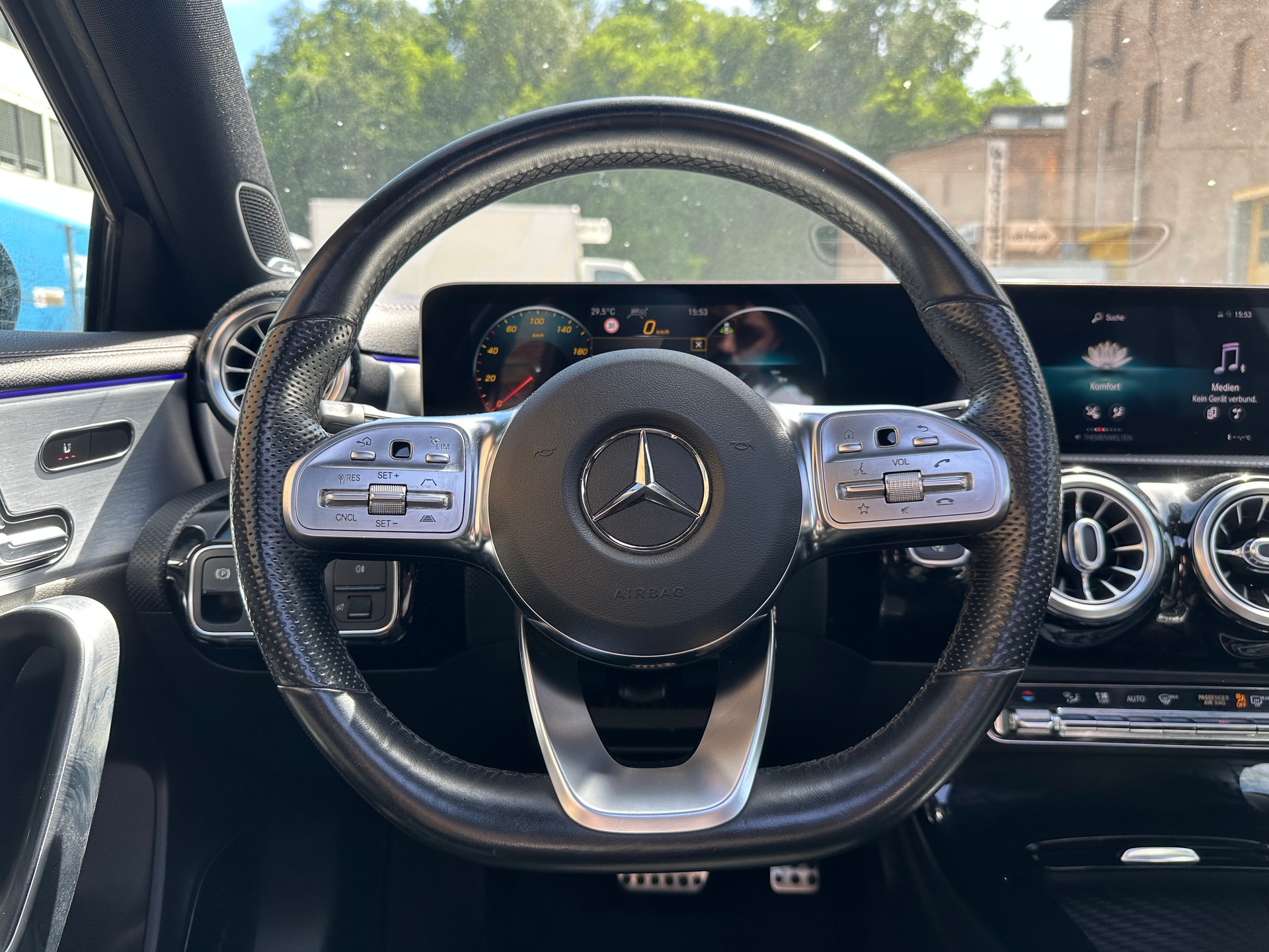 MERCEDES-BENZ A 250 4Matic AMG Line 4Matic 7G-DCT-image-11
