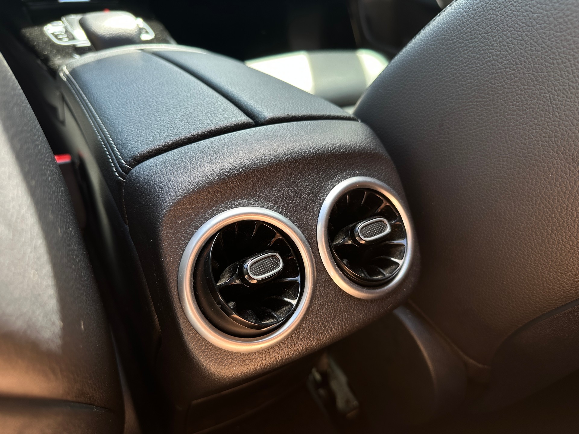 MERCEDES-BENZ A 250 4Matic AMG Line 4Matic 7G-DCT-image-14