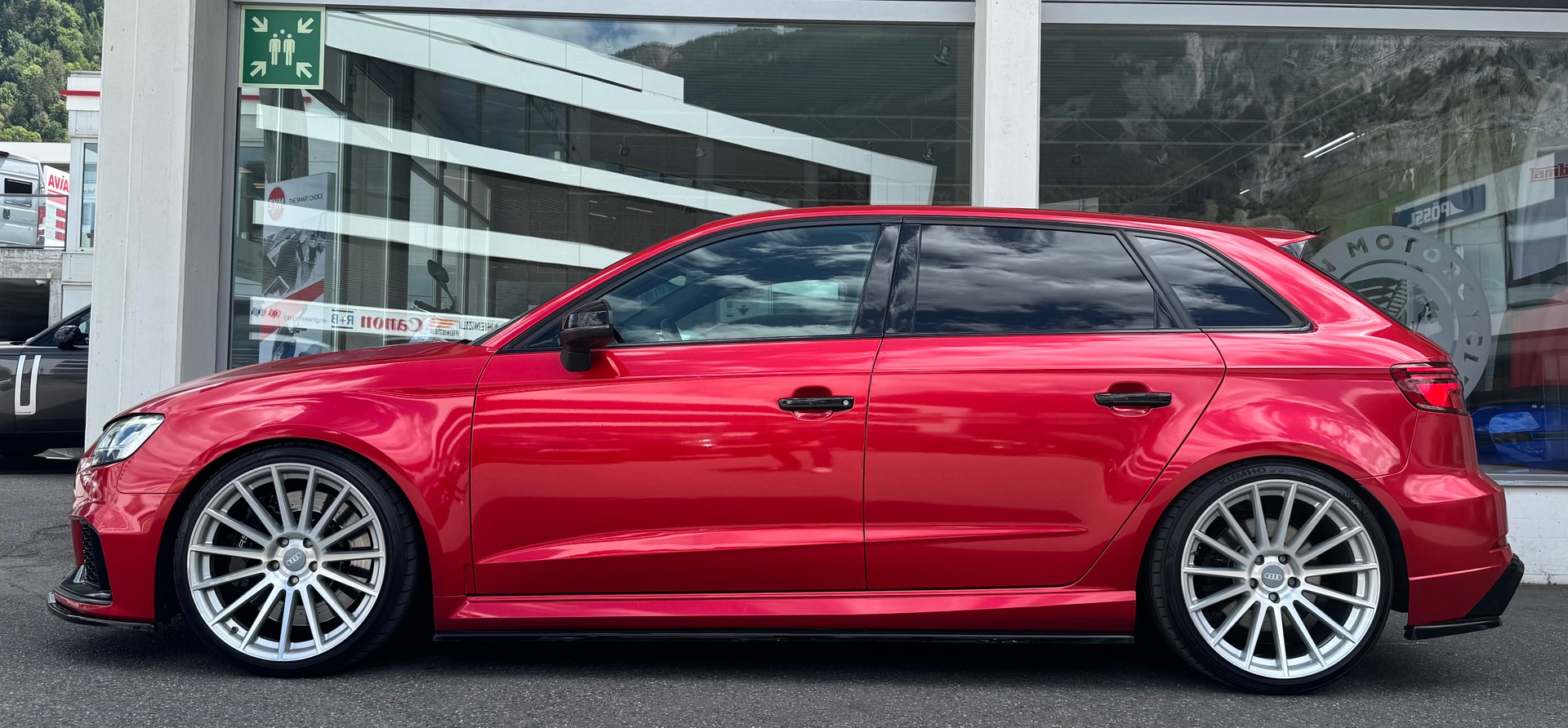 AUDI RS3 Sportback 2.5 TSI quattro S-tronic-image-2