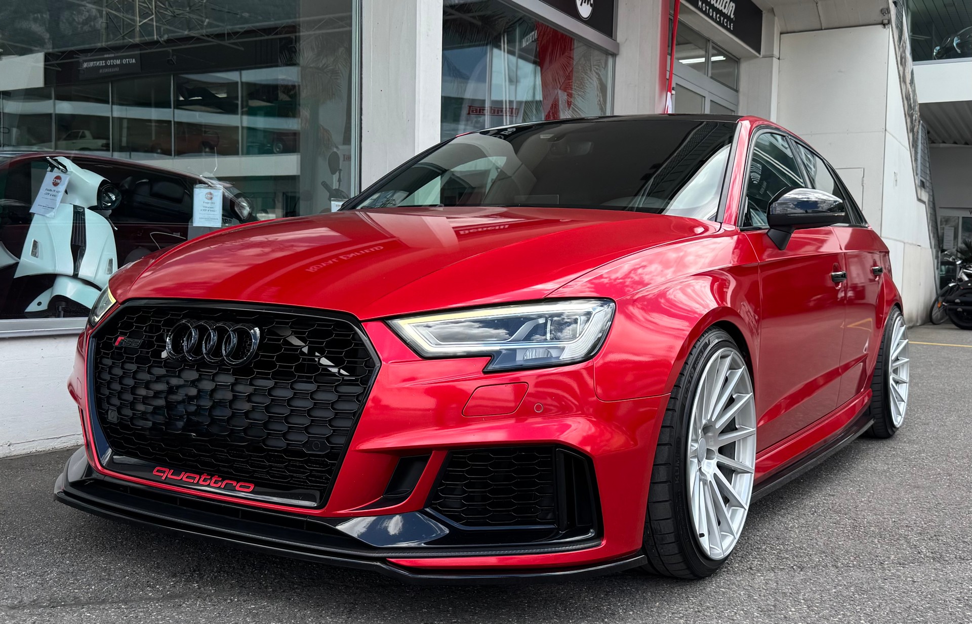 AUDI RS3 Sportback 2.5 TSI quattro S-tronic-image-5