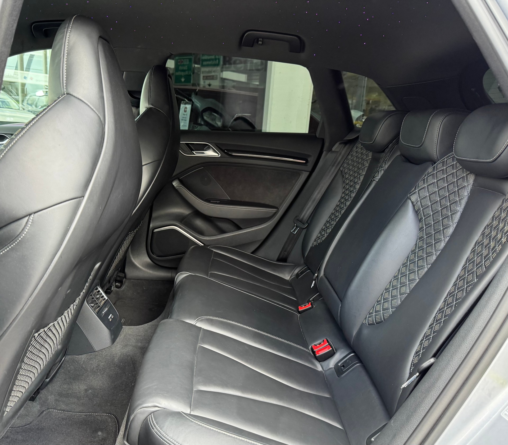 AUDI RS3 Sportback 2.5 TSI quattro S-tronic-image-11