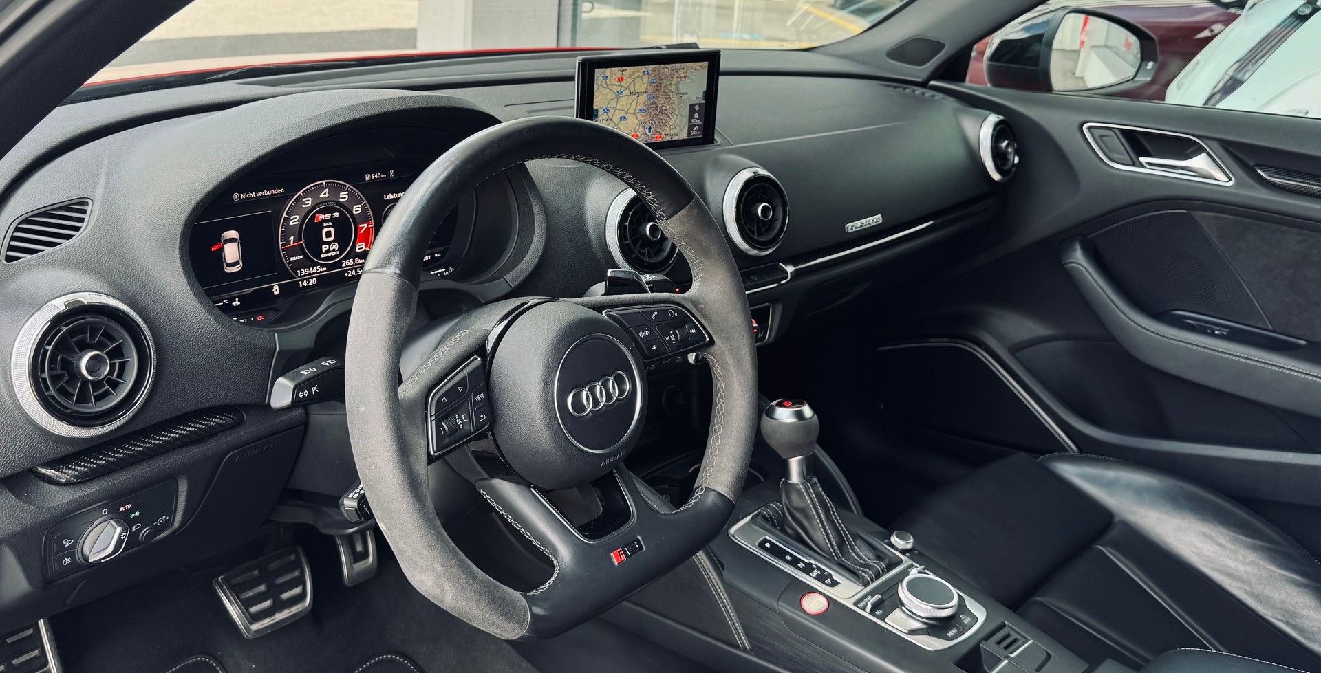 AUDI RS3 Sportback 2.5 TSI quattro S-tronic-image-8