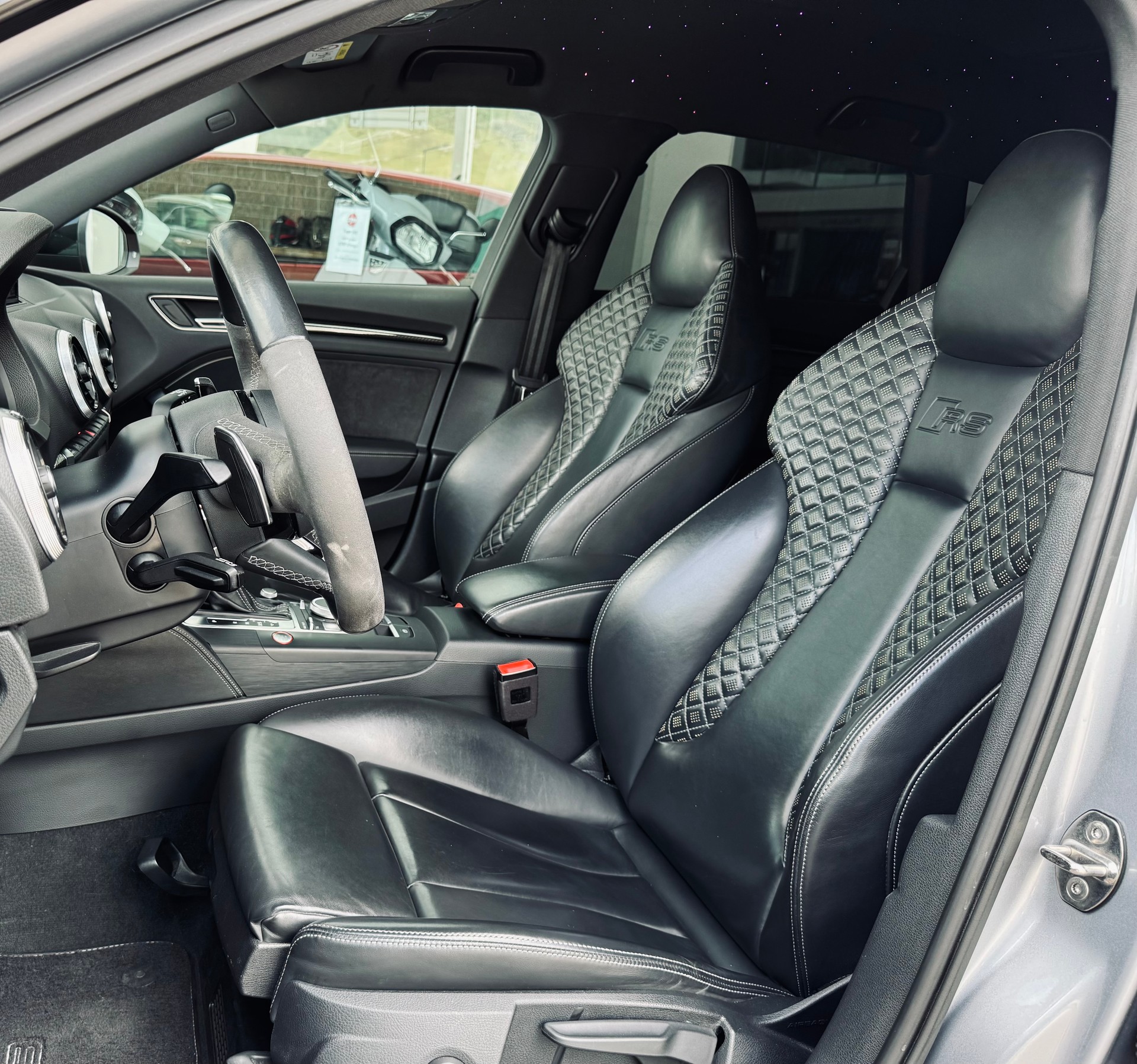 AUDI RS3 Sportback 2.5 TSI quattro S-tronic-image-9