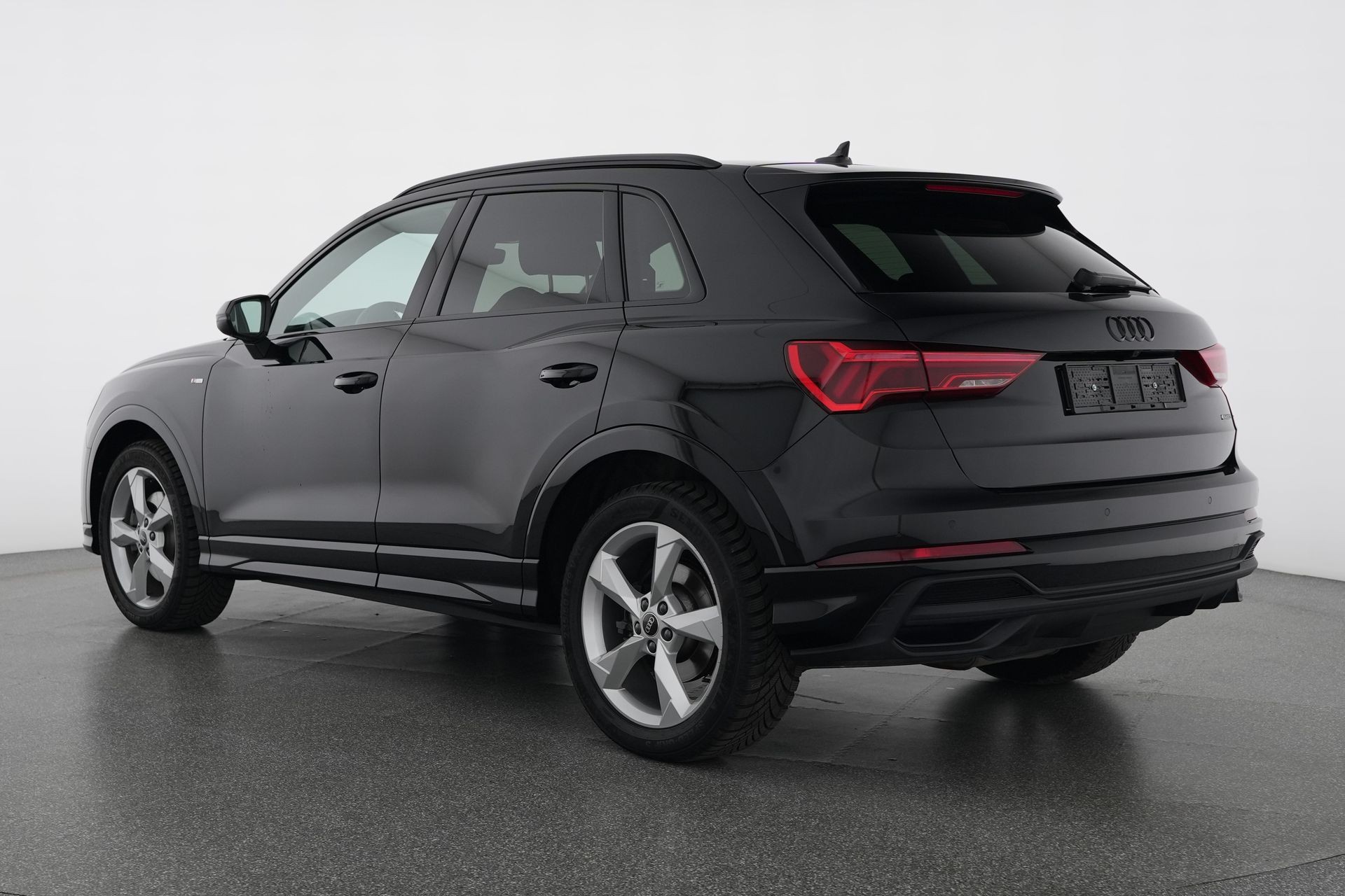 AUDI Q3 Sportback 40 TDI S line quattro S-tronic-image-3