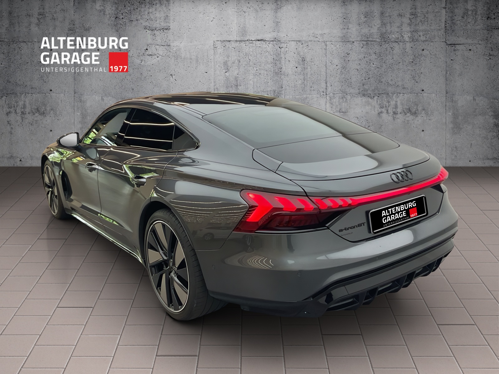 AUDI e-tron GT quattro-showroom-element-1