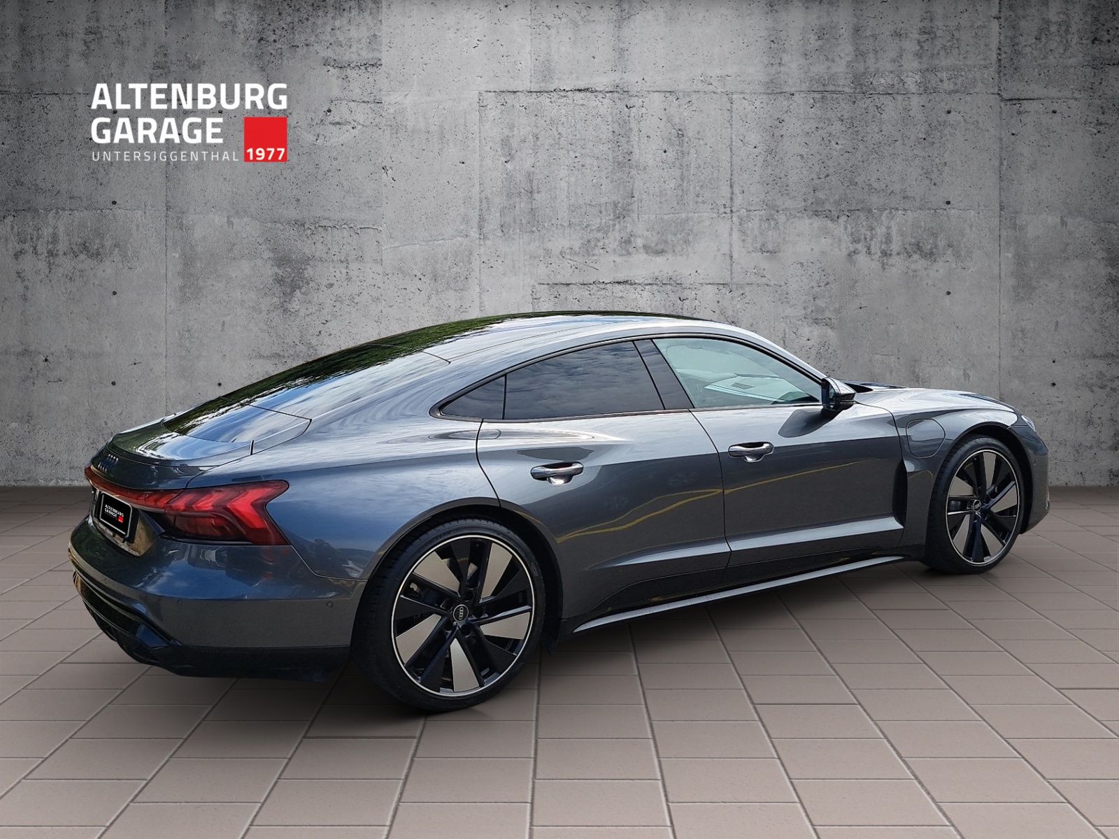 AUDI e-tron GT quattro-image-4