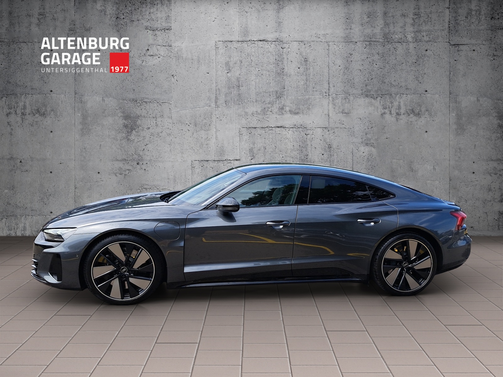 AUDI e-tron GT quattro-showroom-element-1