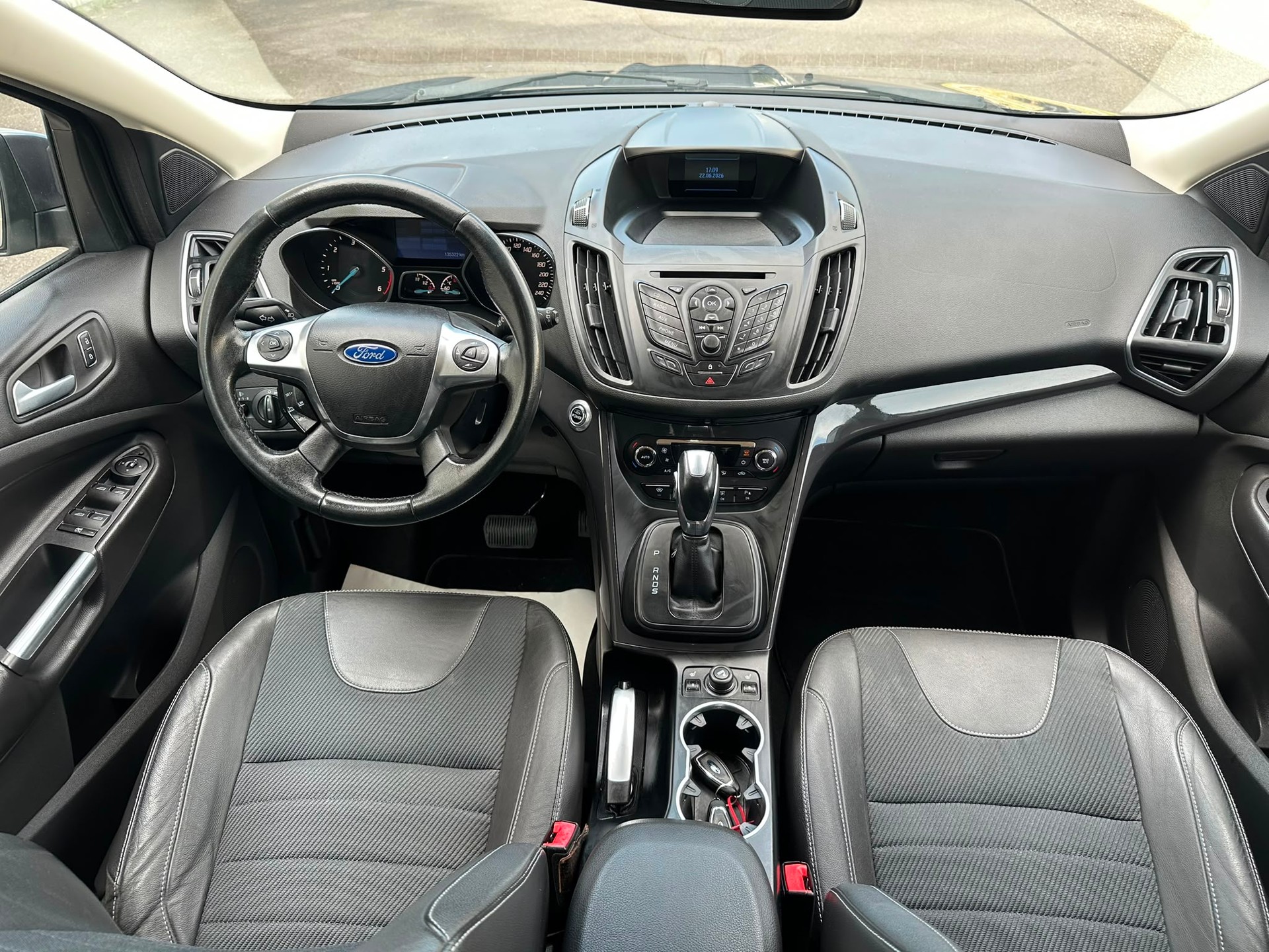 FORD Kuga 2.0 TDCi Titanium 4WD PowerShift-image-9