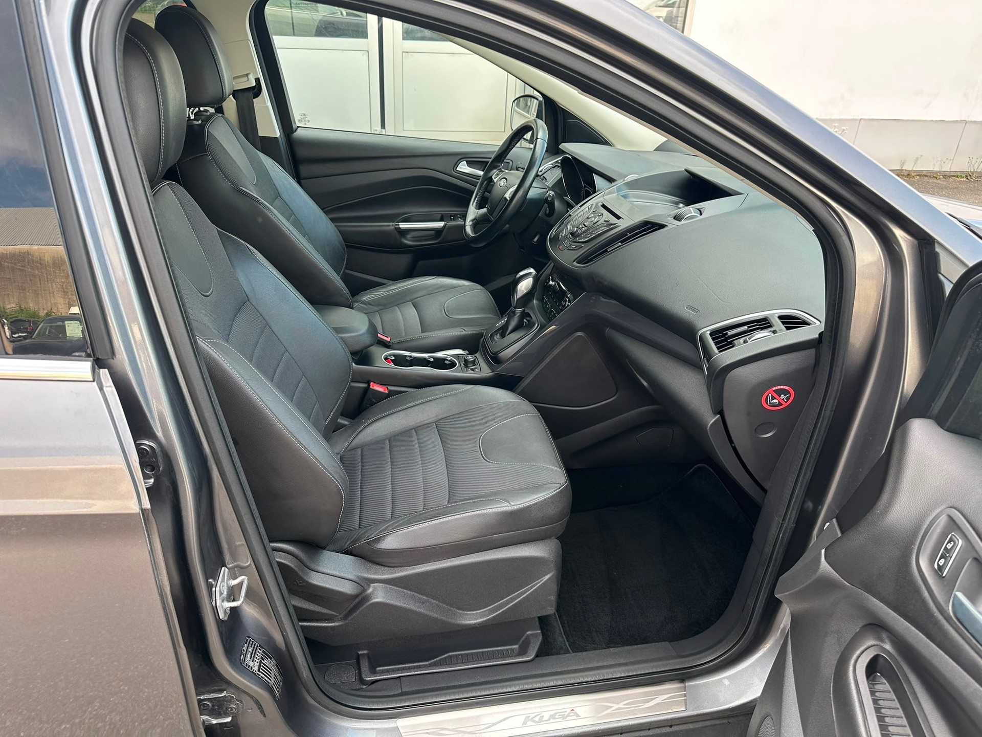 FORD Kuga 2.0 TDCi Titanium 4WD PowerShift-image-14