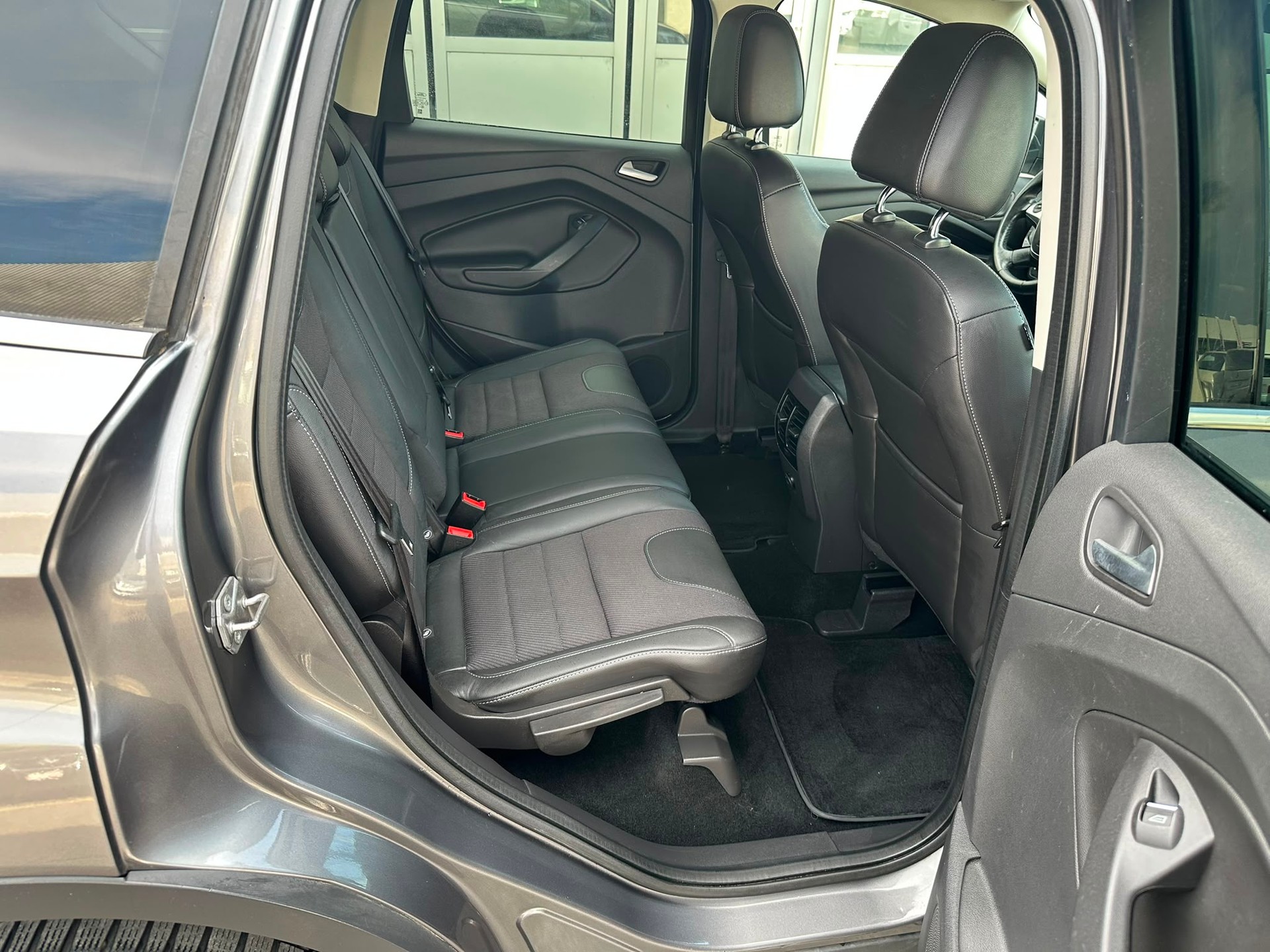 FORD Kuga 2.0 TDCi Titanium 4WD PowerShift-image-11