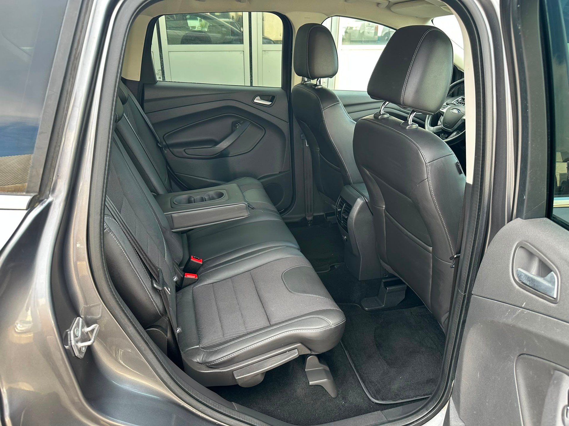 FORD Kuga 2.0 TDCi Titanium 4WD PowerShift-image-16