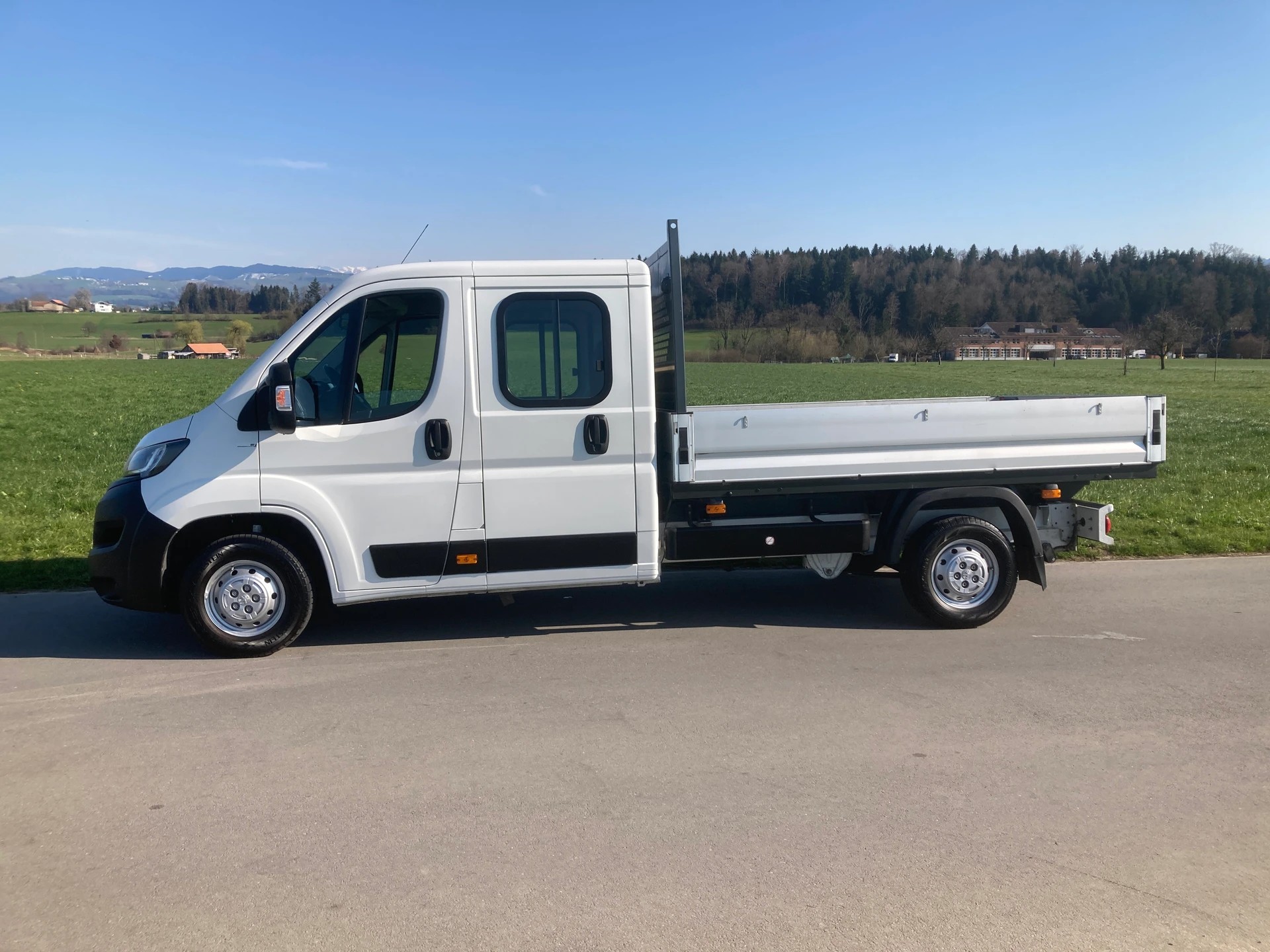 PEUGEOT Boxer 2.2 BlueHDI Doppelkabine mit Anhängerkupplung-image-4